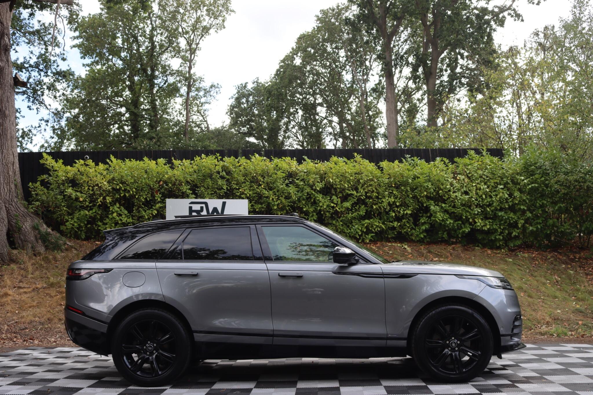 Land Rover Range Rover Velar view 2