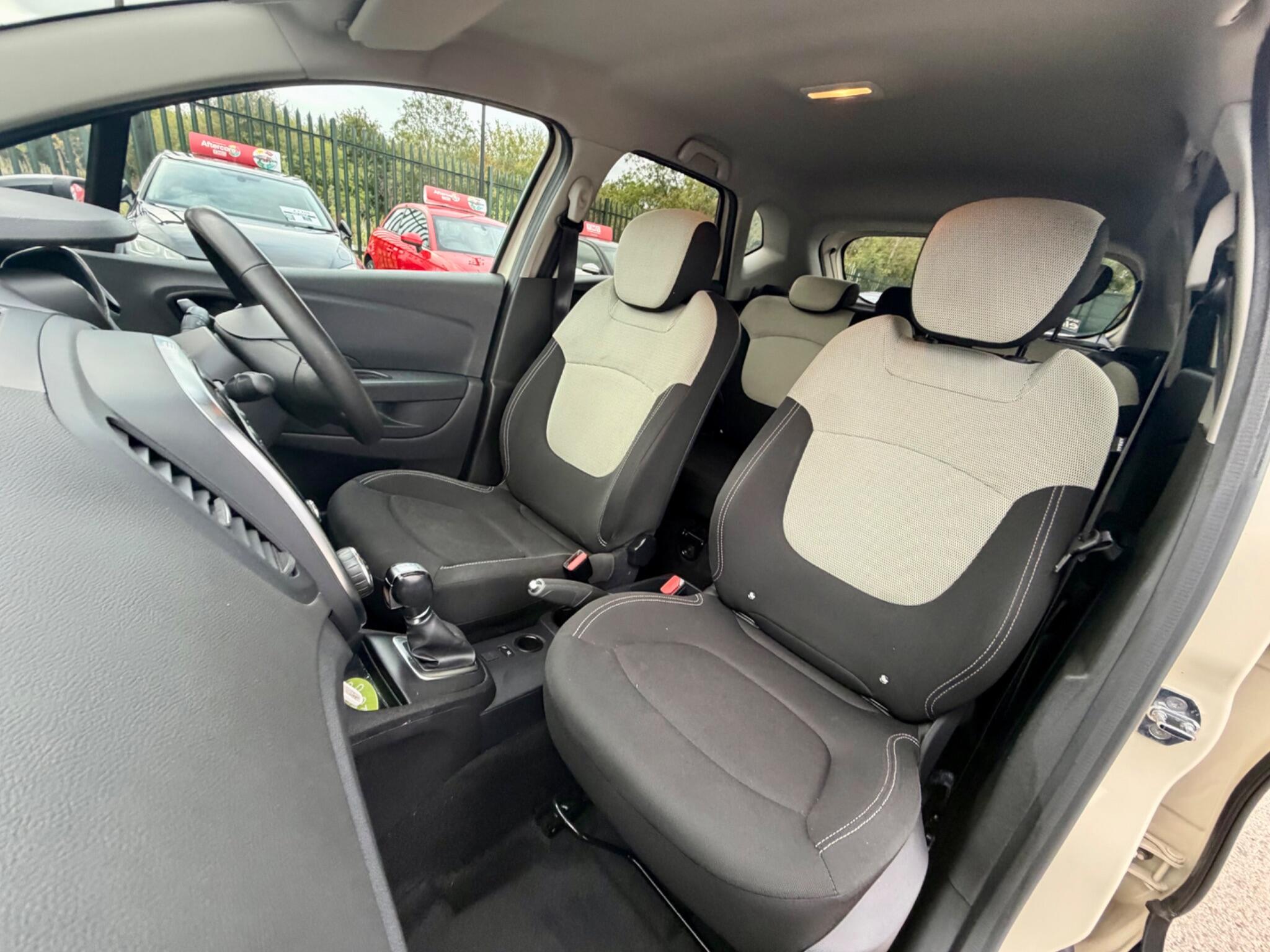 Renault Captur view 48