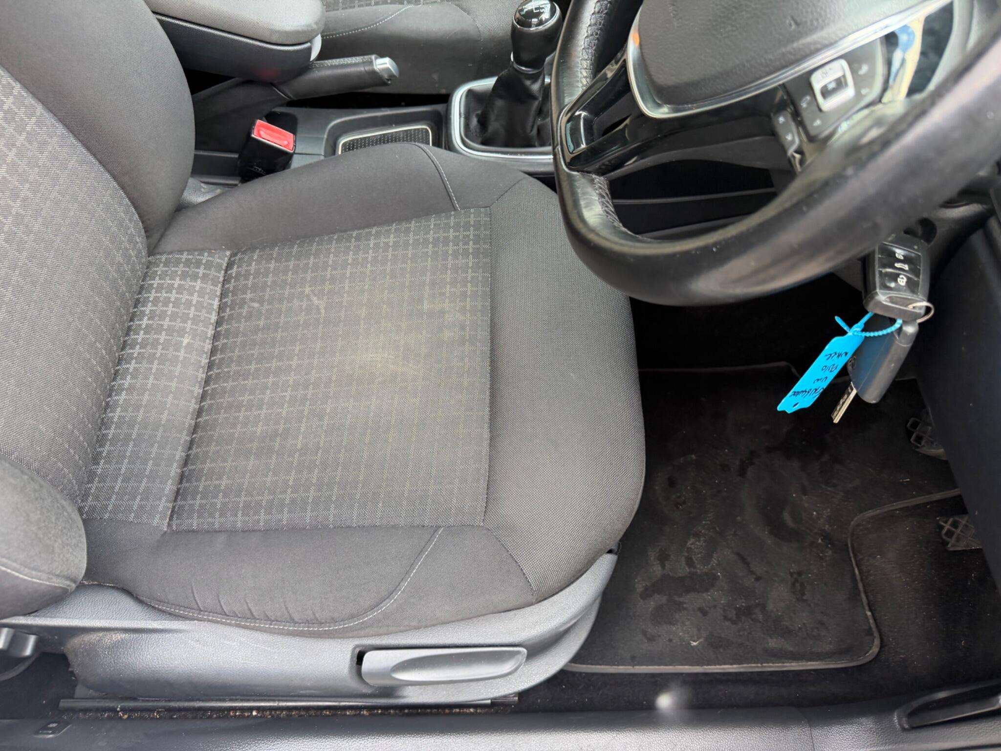 Volkswagen Polo view 13