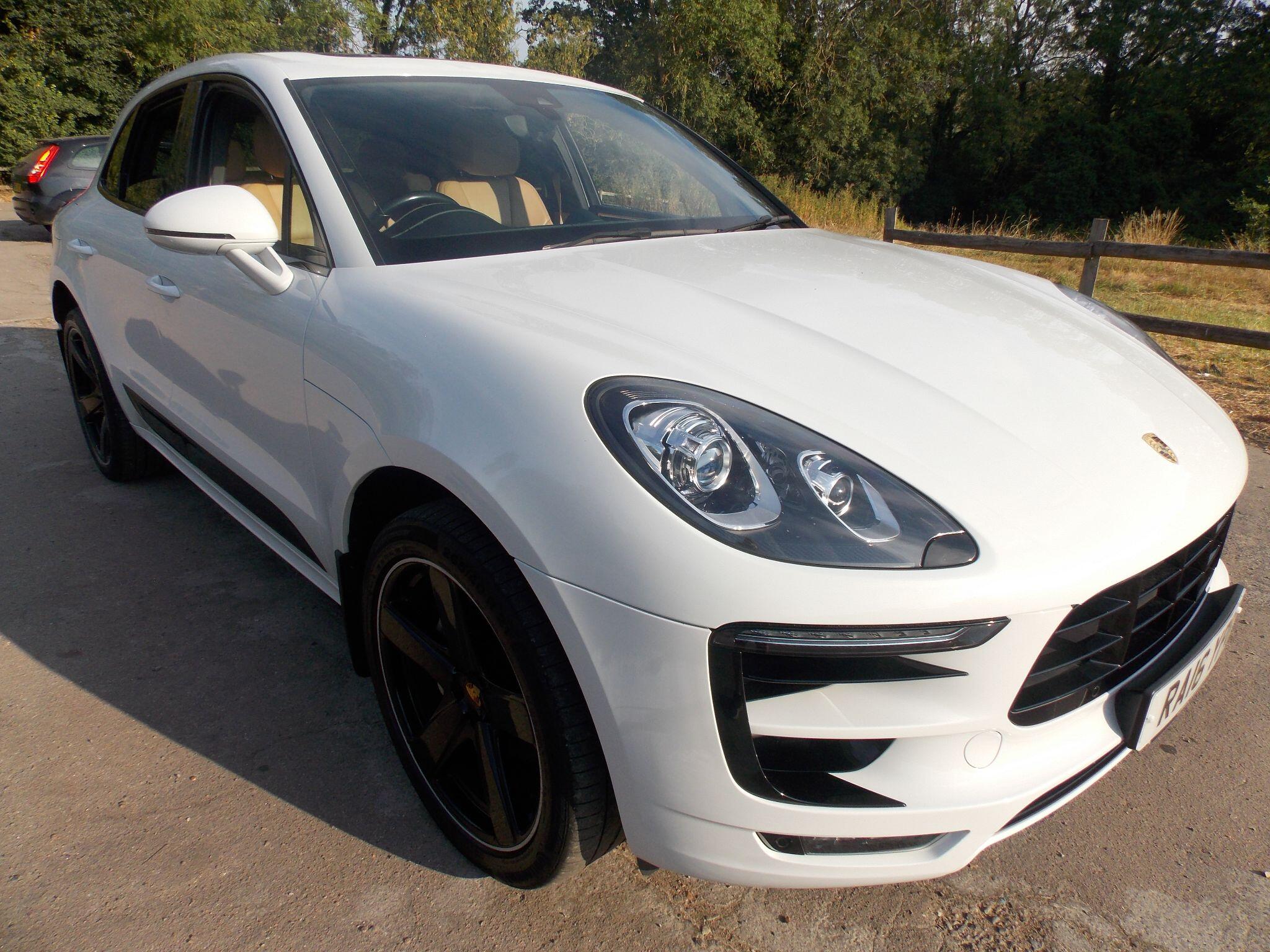 Porsche Macan view 17