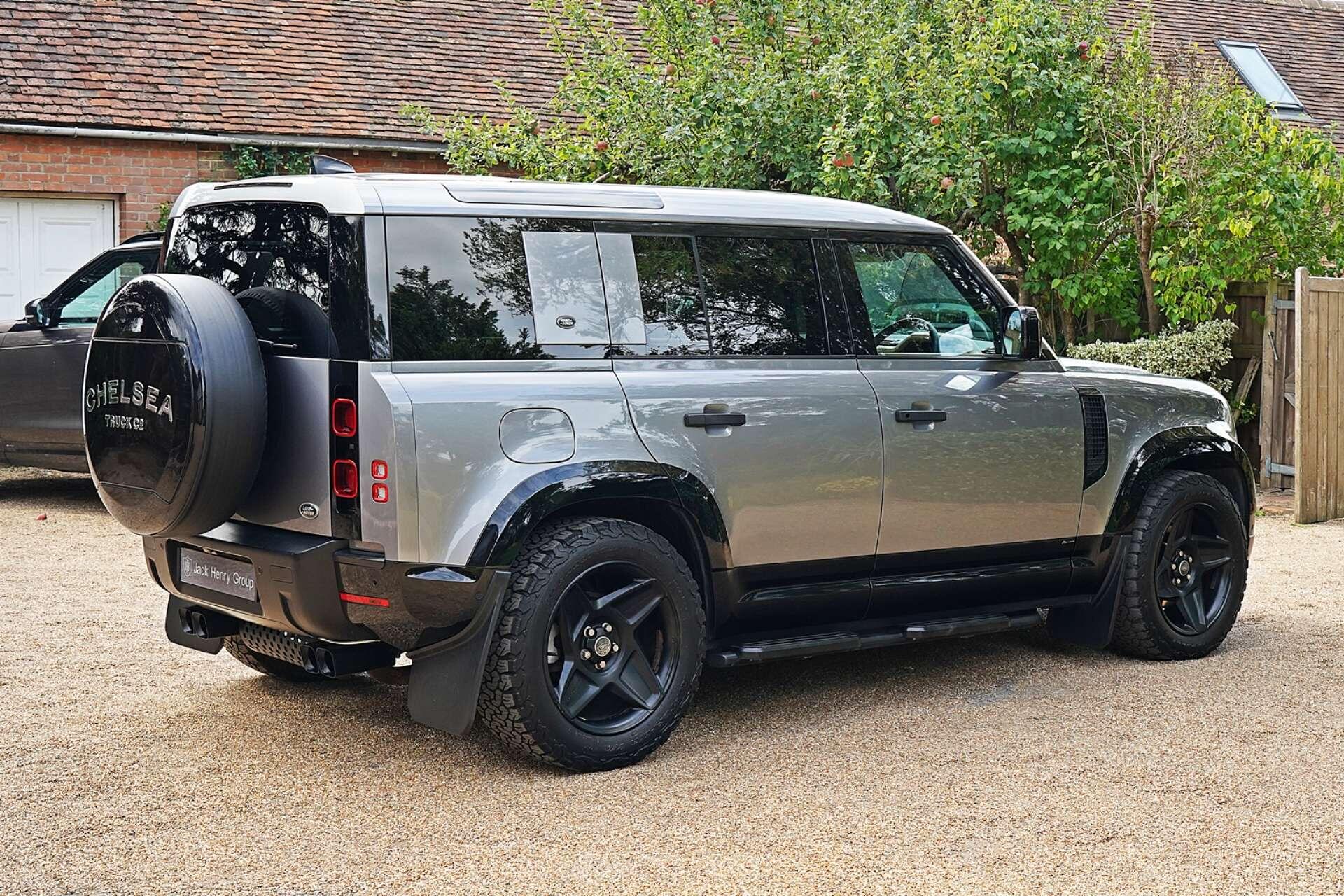 Land Rover Defender view 8