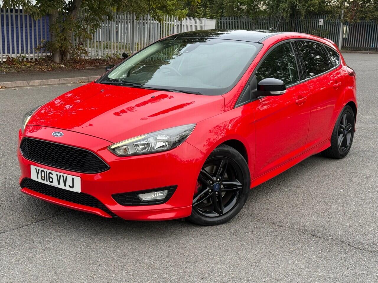 Ford Focus view 3