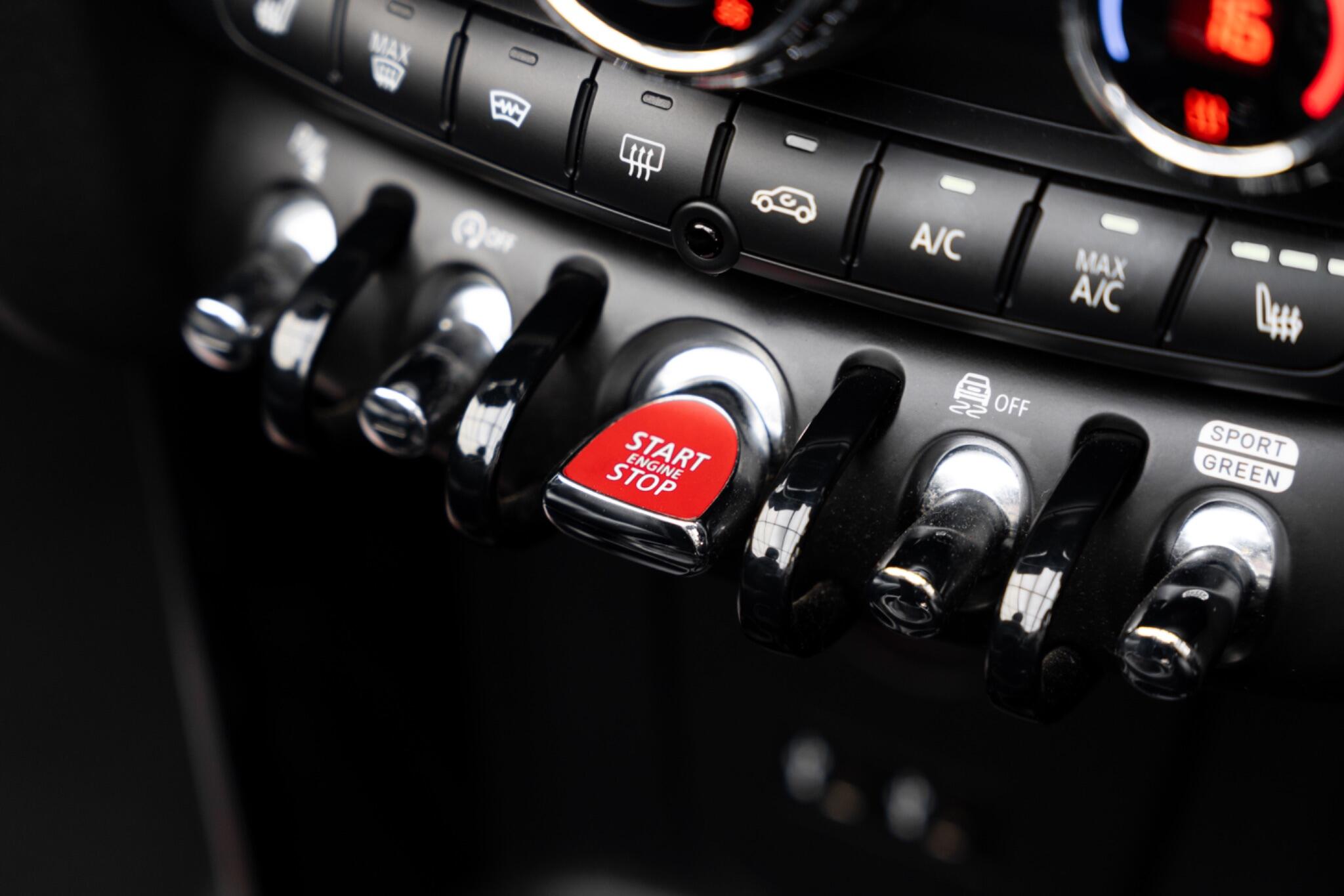 MINI Convertible view 15