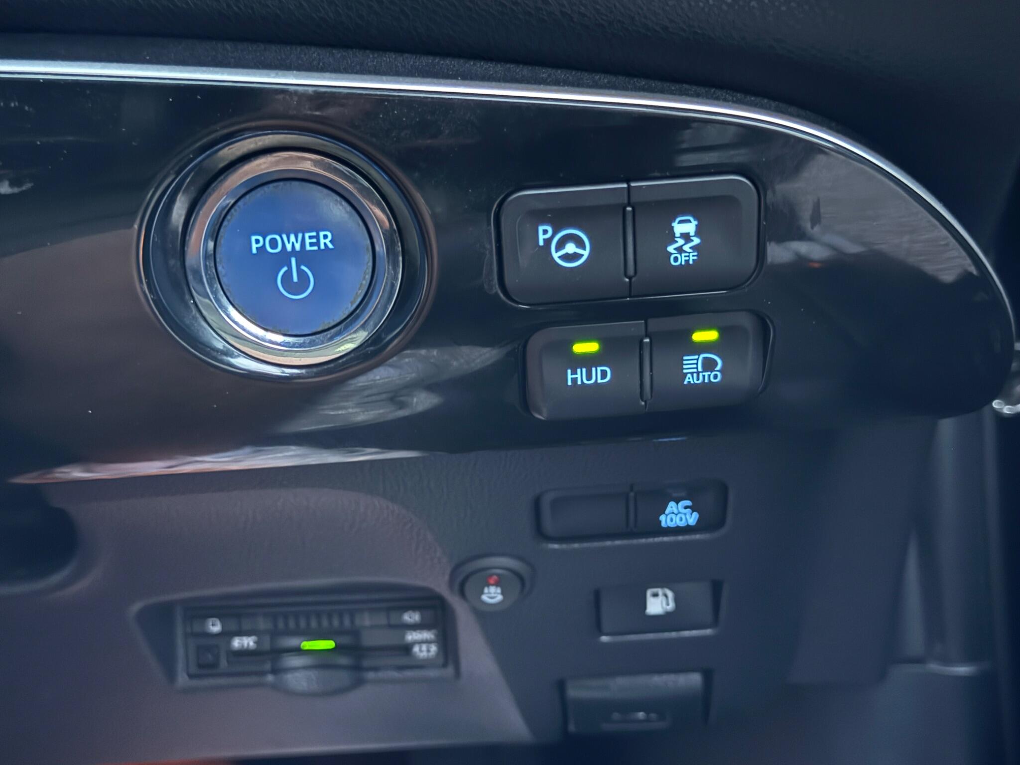 Toyota Prius - Image 35