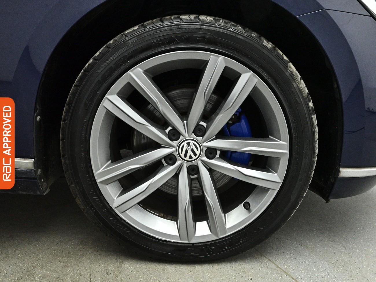 Volkswagen Passat view 30