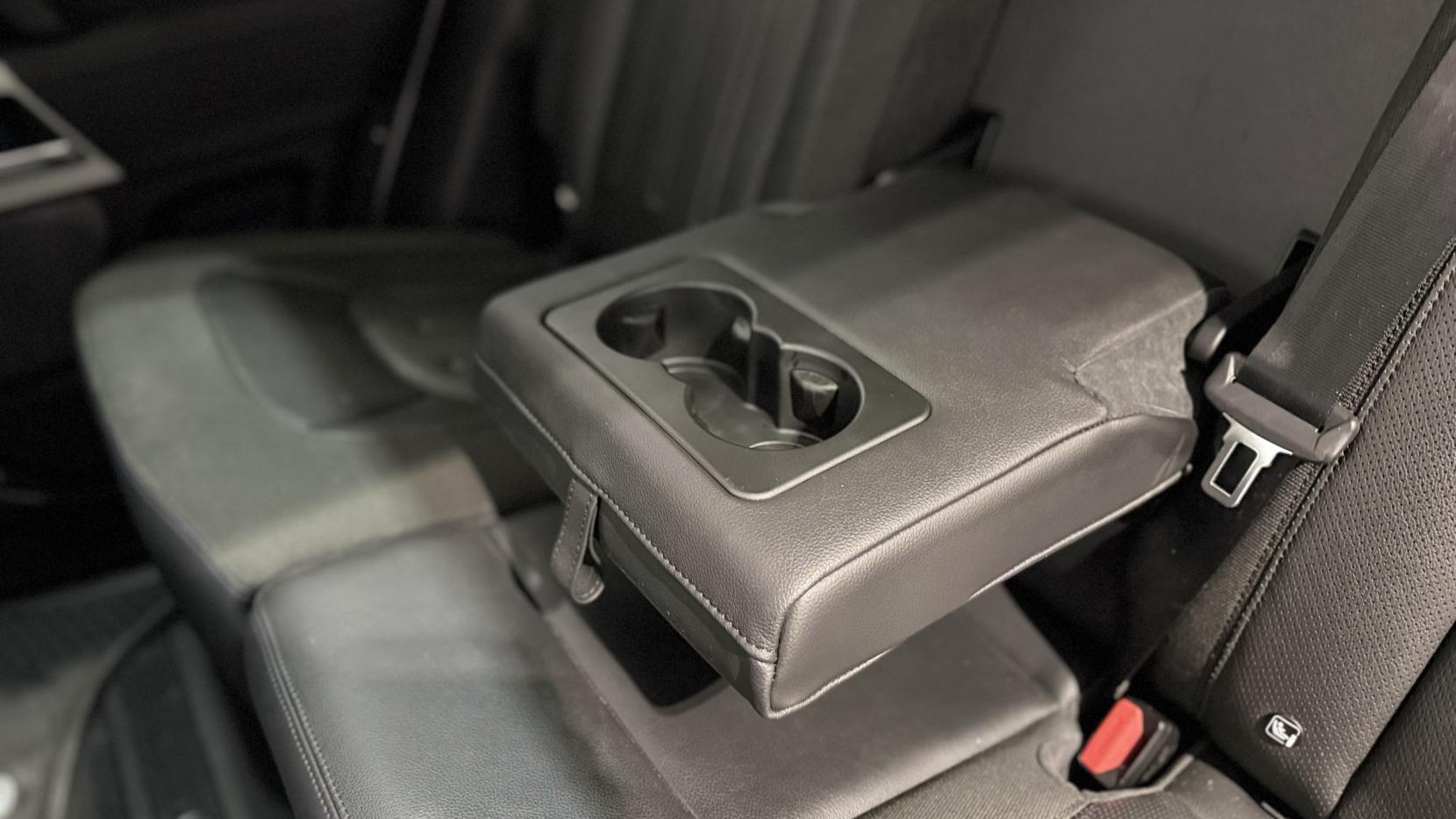 Land Rover Defender view 12