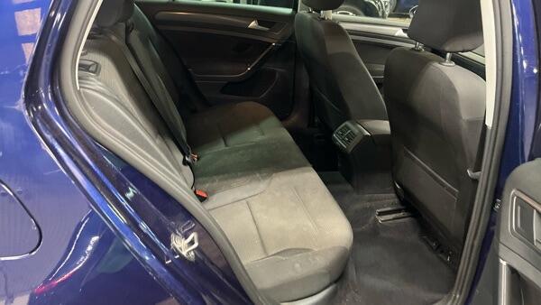Volkswagen Golf view 3