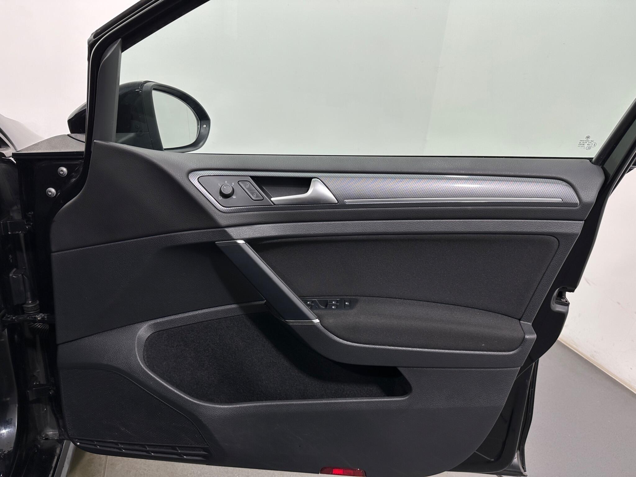 Volkswagen Golf view 35
