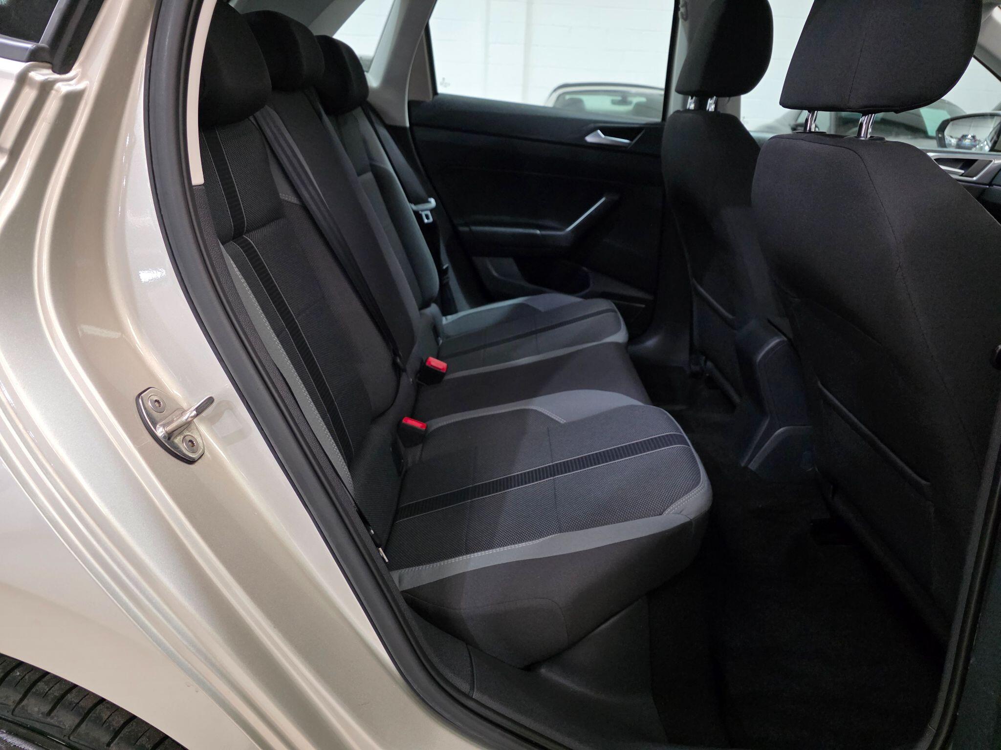 Volkswagen Polo view 23