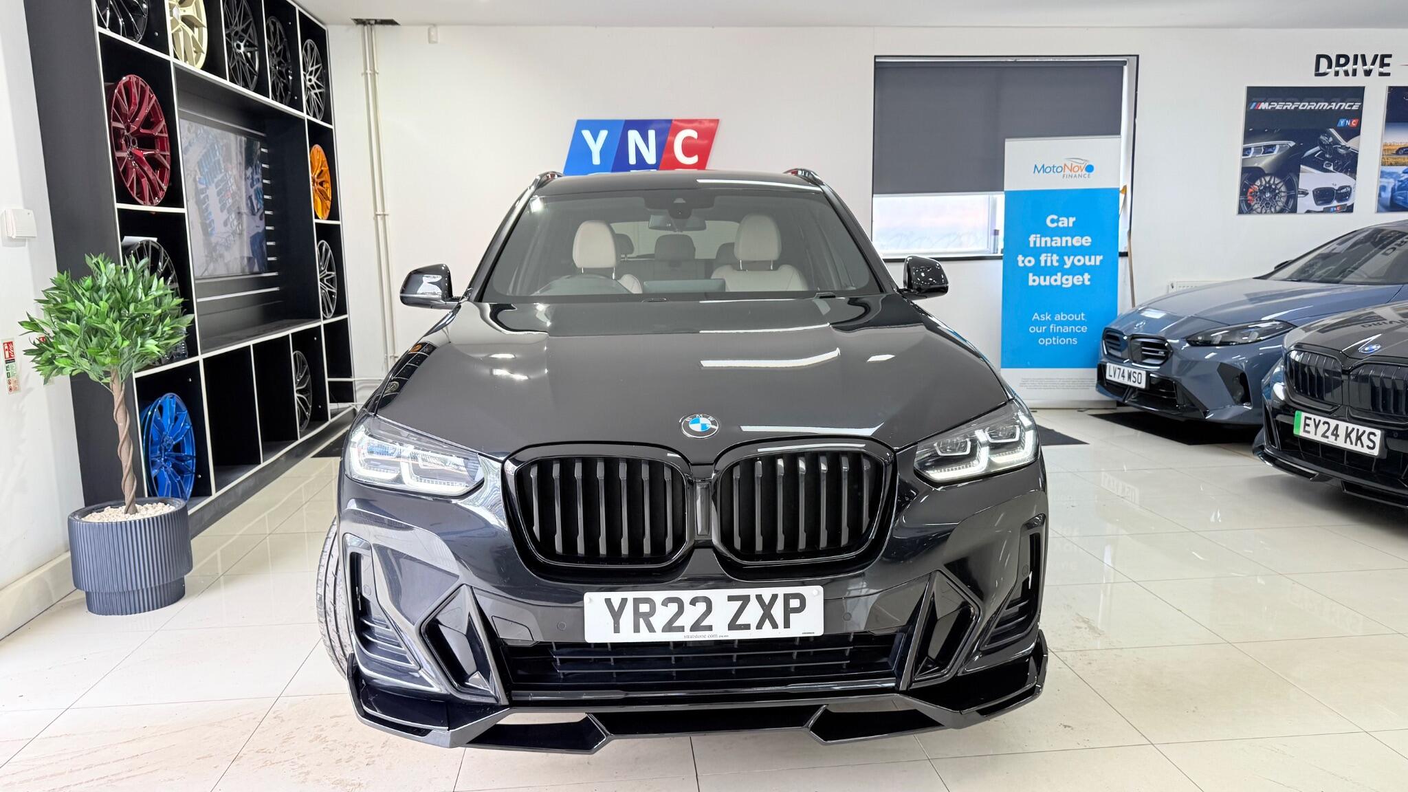 BMW X3 view 12