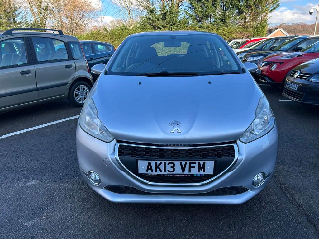 Peugeot 208 view 6