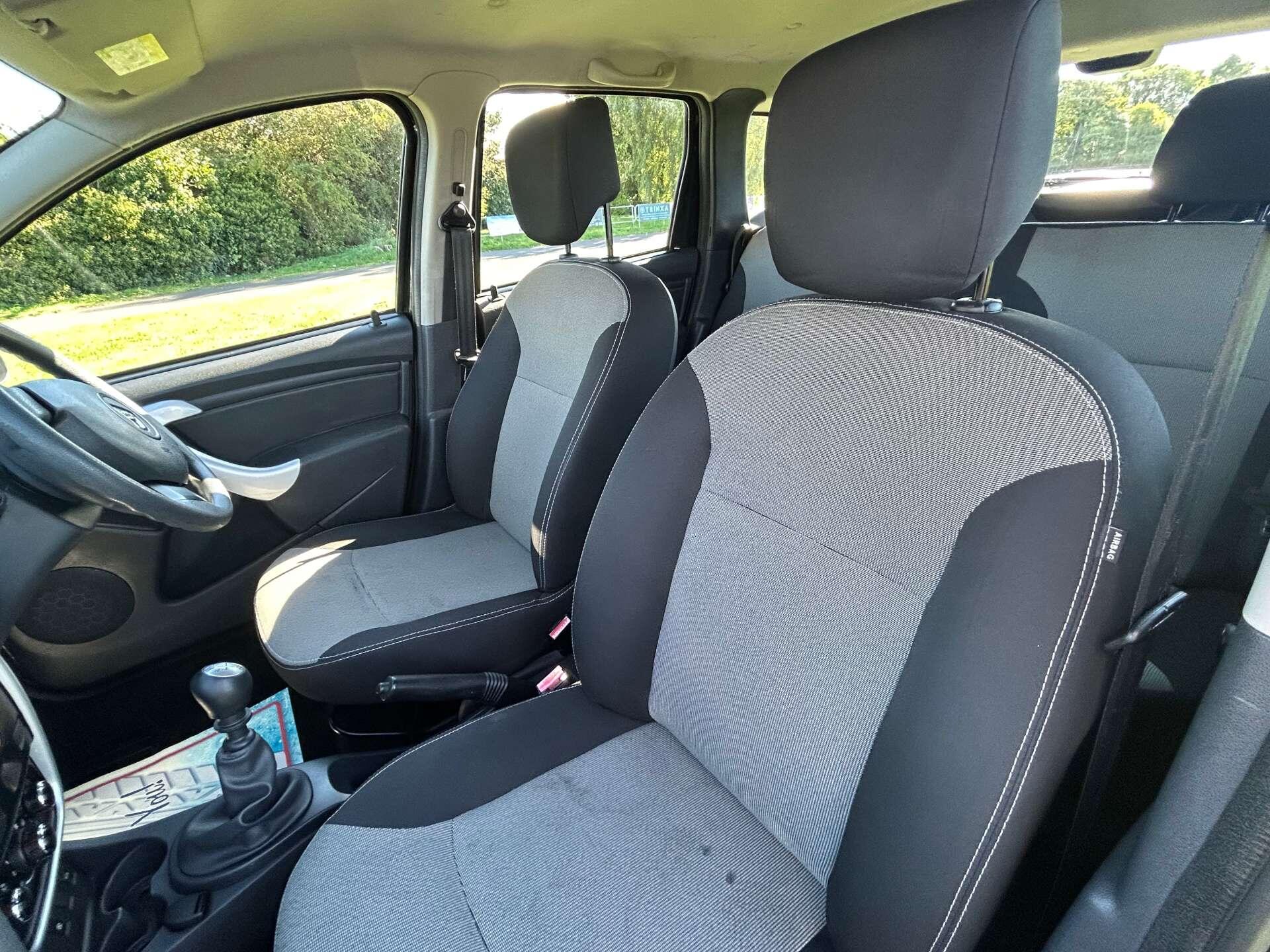 Dacia Duster view 33