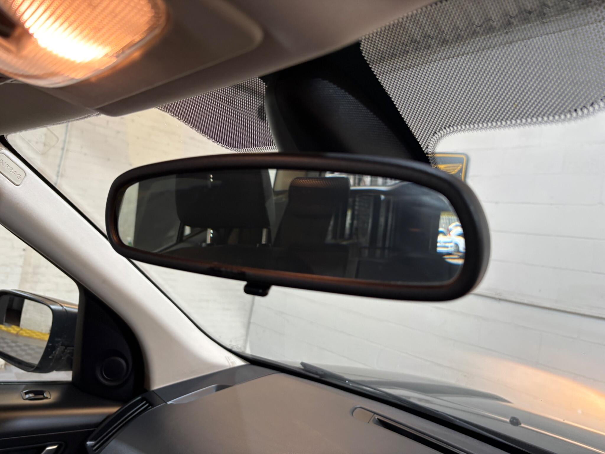 Land Rover Freelander 2 view 30