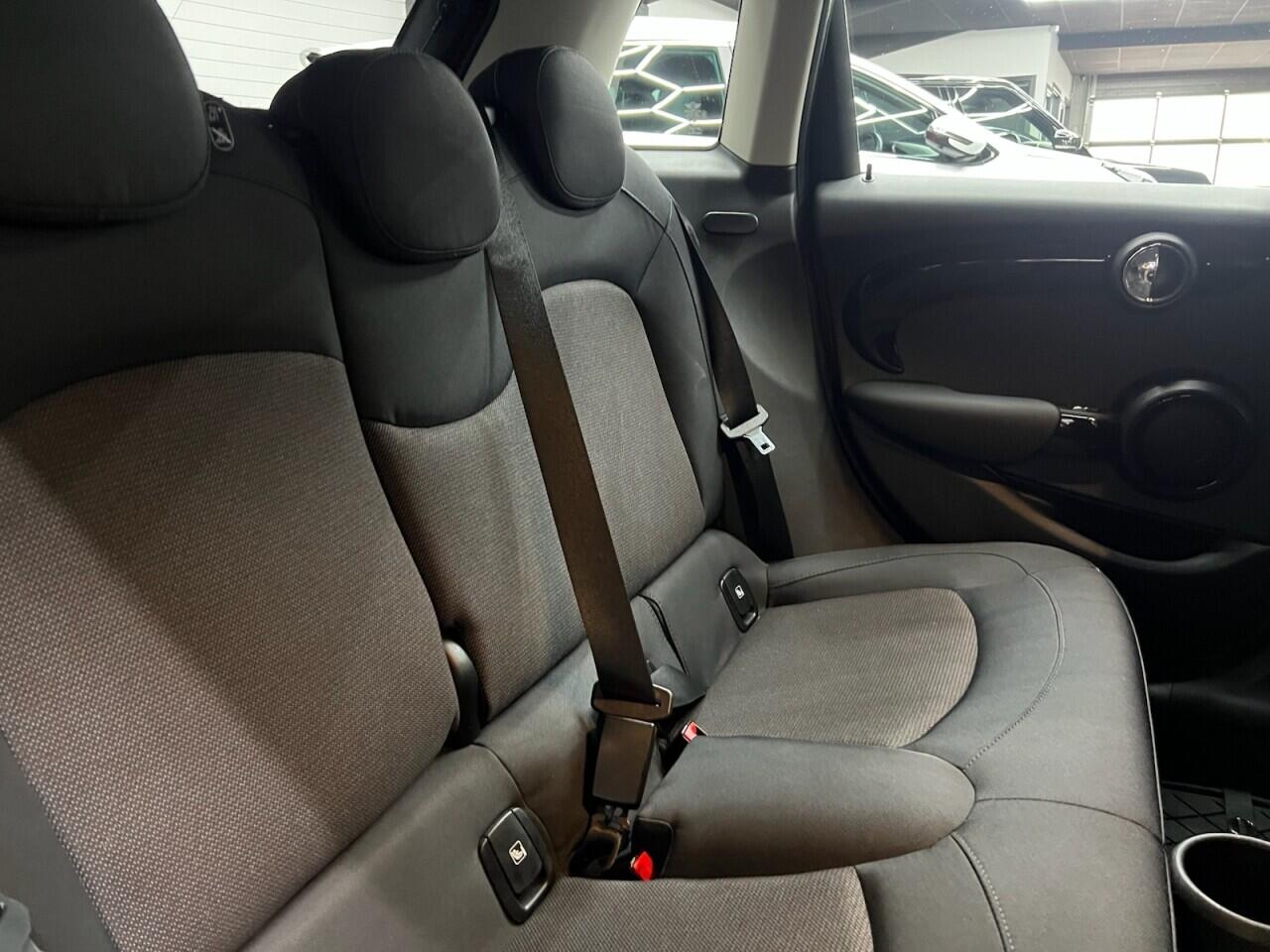 Mini Hatch view 42