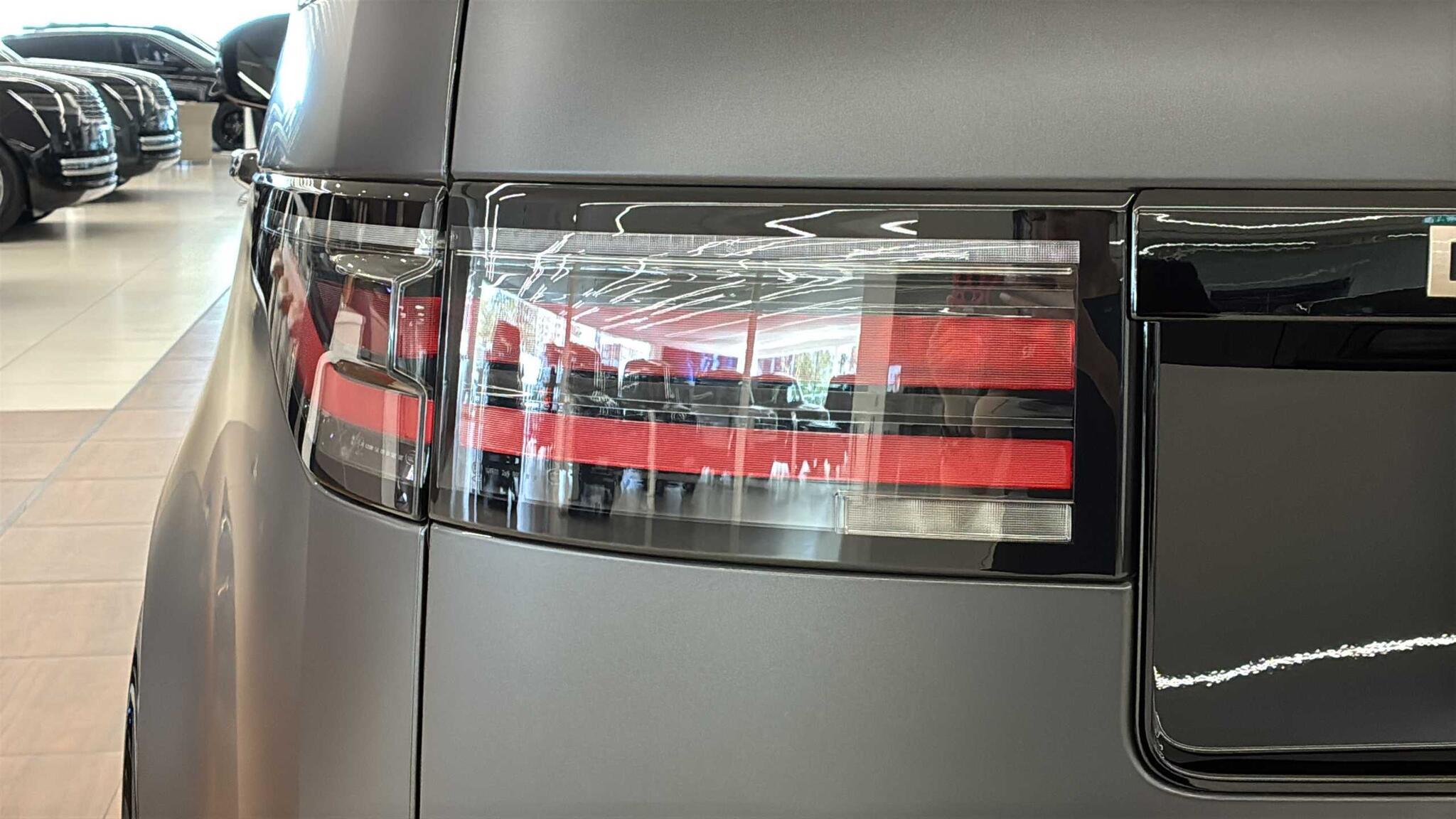 Land Rover Discovery view 19