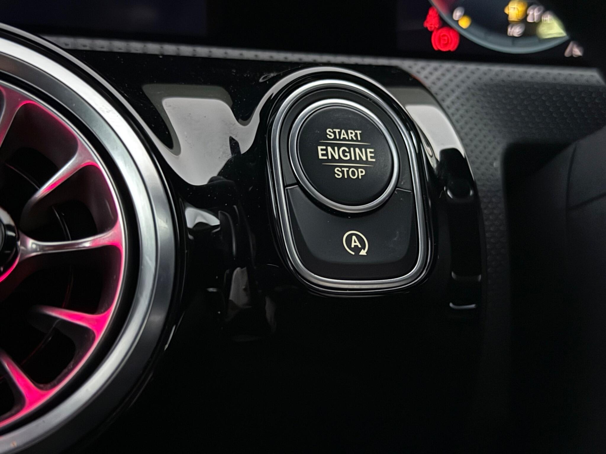 Mercedes-Benz Cla view 18
