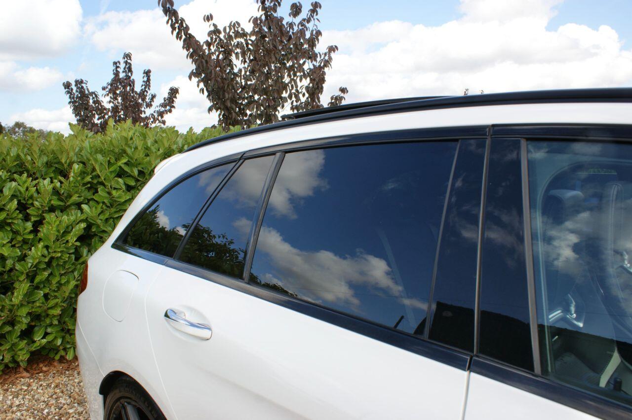 Mercedes-Benz C Class view 13