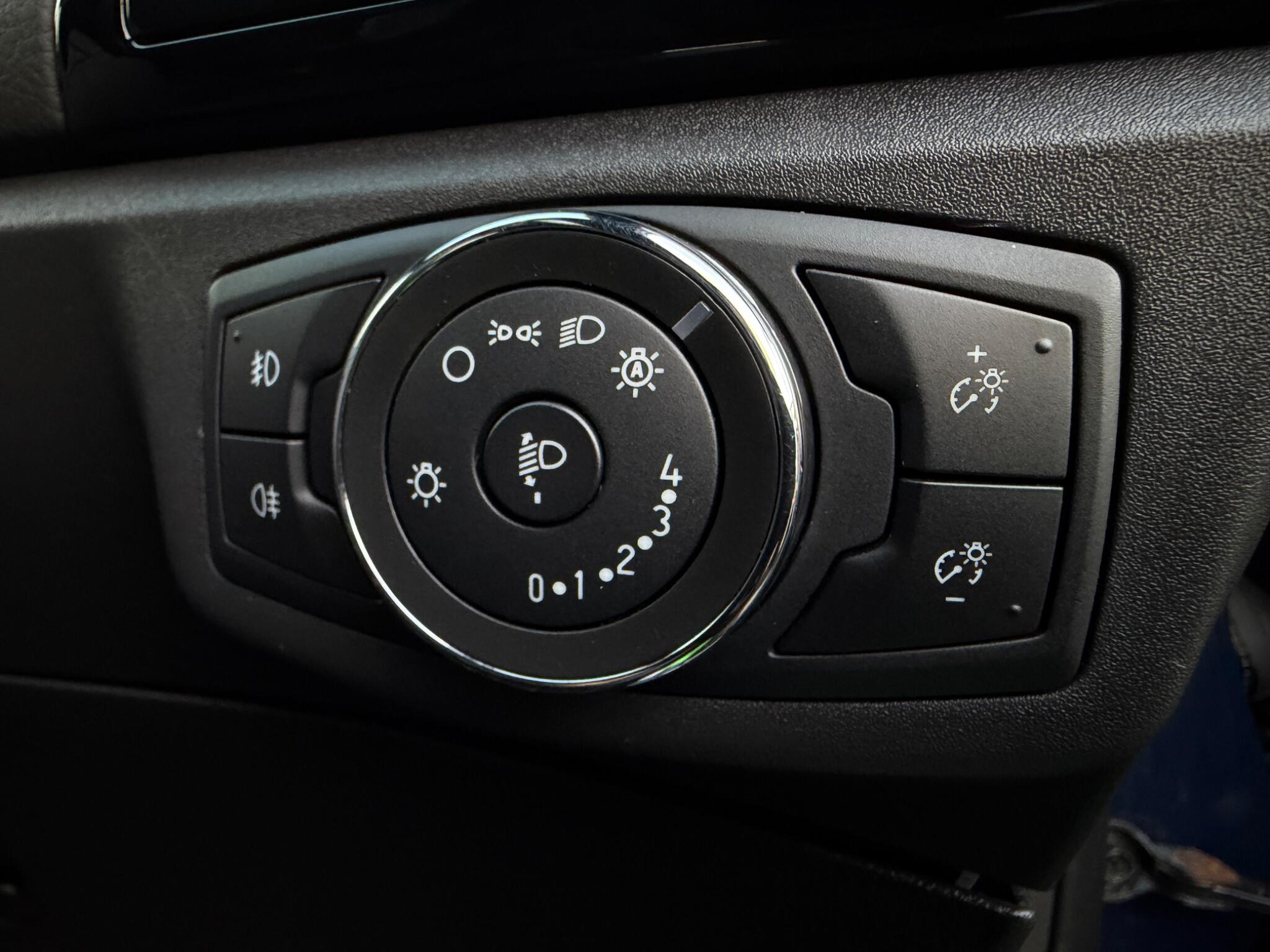 Ford Mondeo view 67