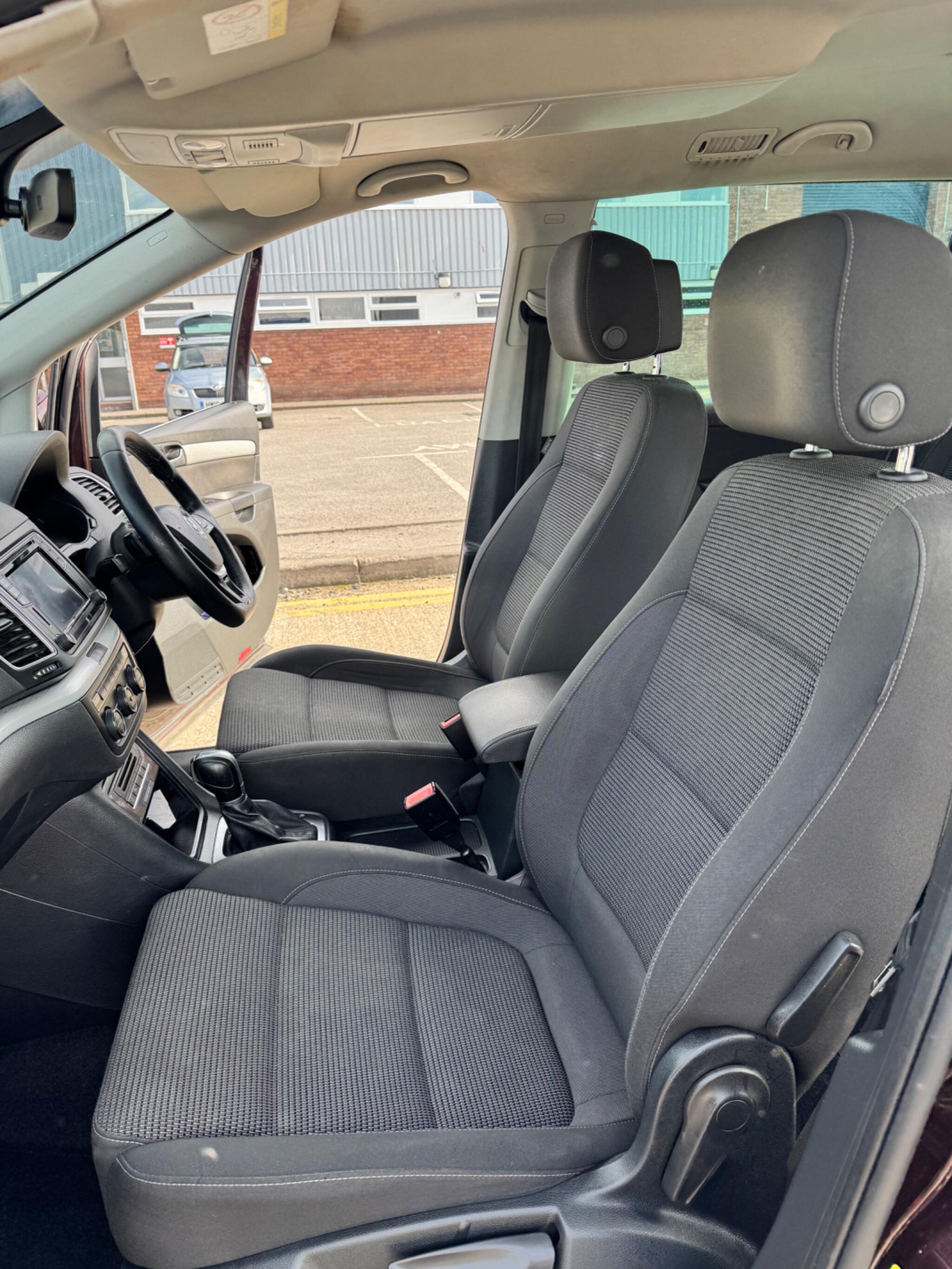 Volkswagen Sharan view 43