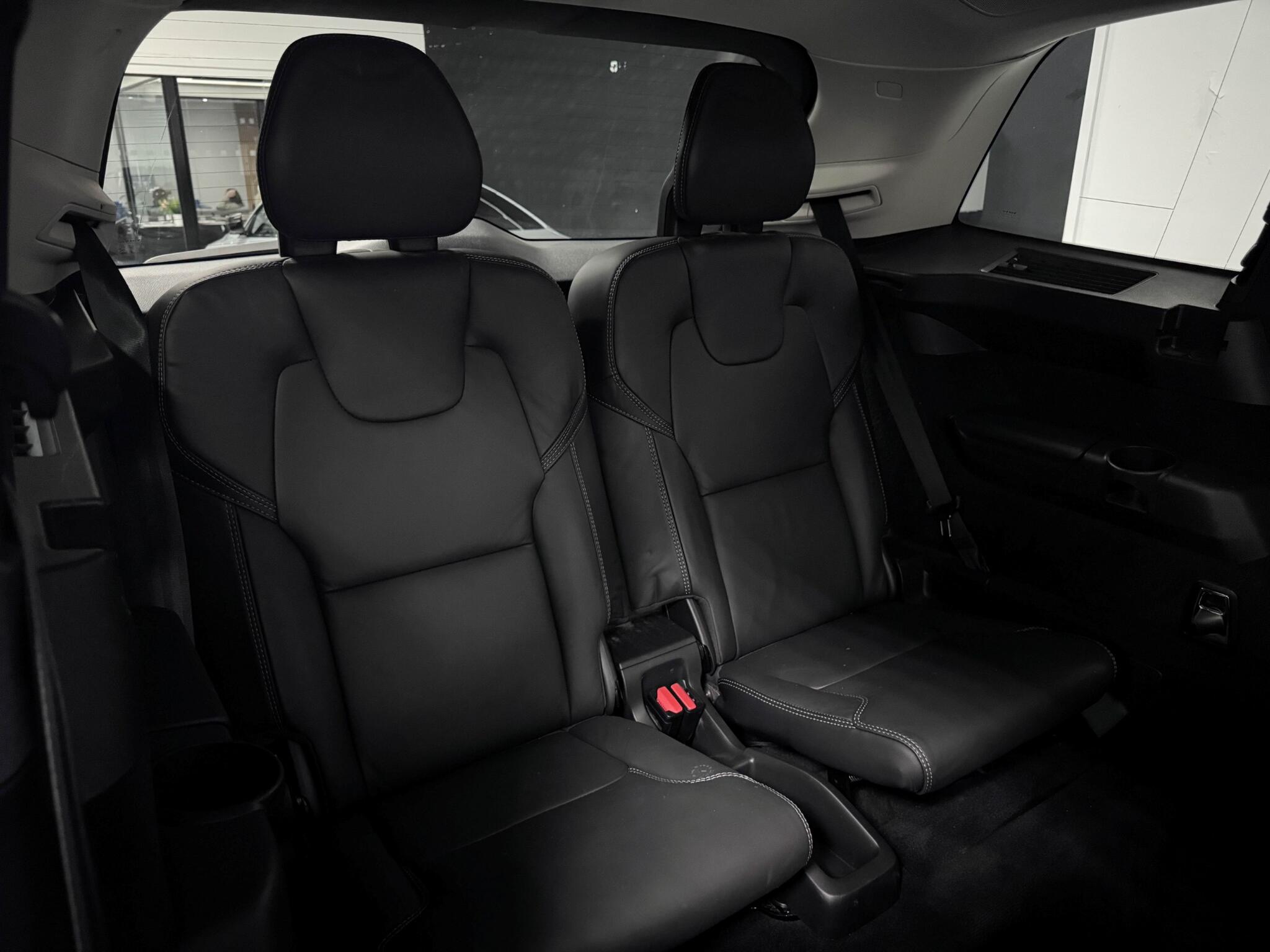 Volvo XC90 view 27