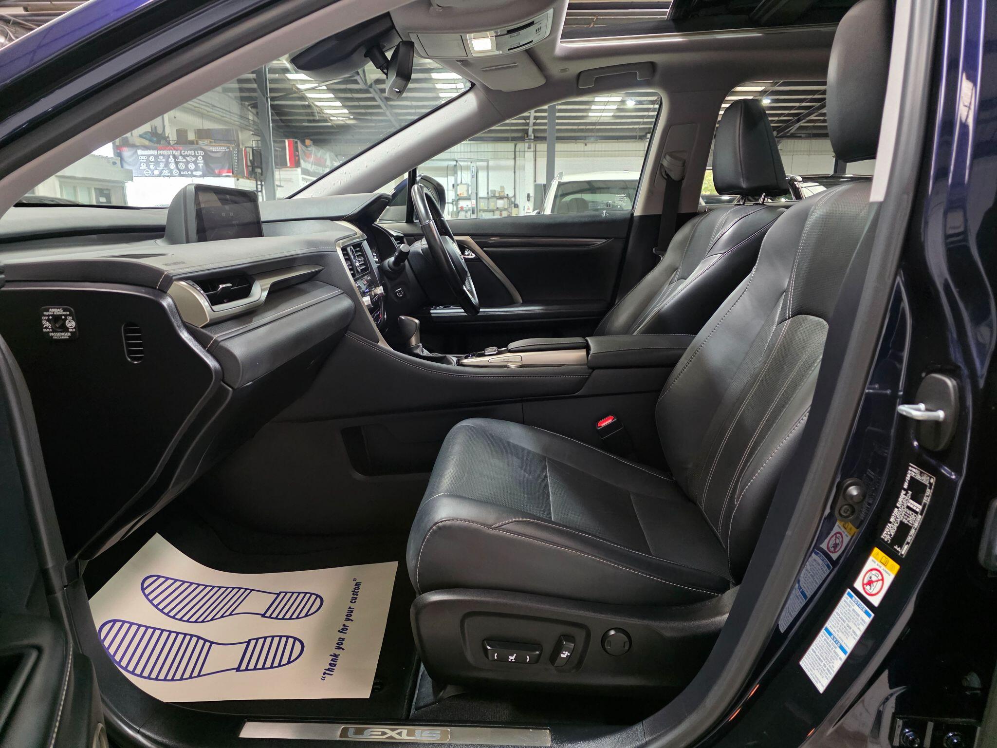 Lexus RX view 28