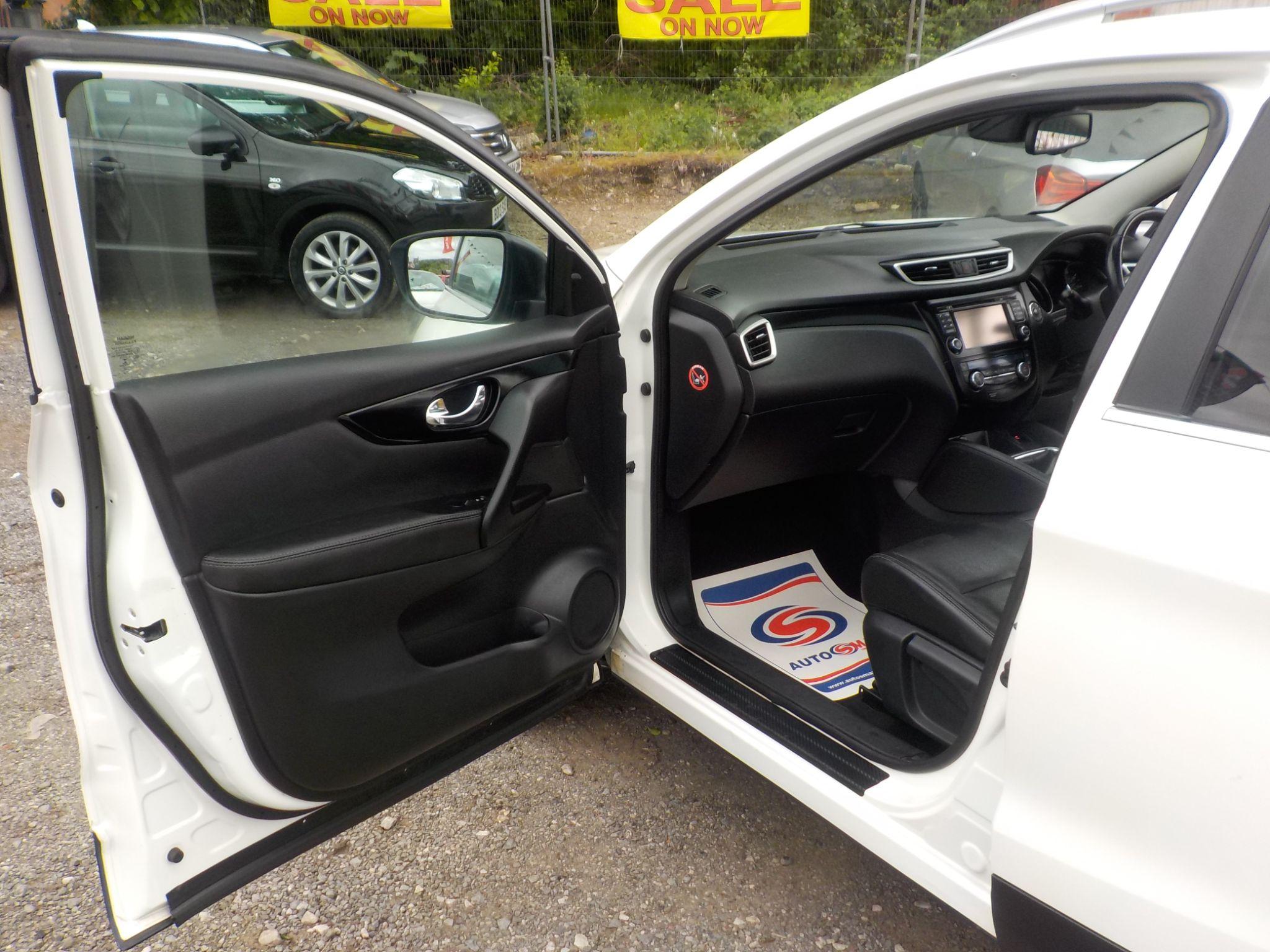 Nissan Qashqai 1.6 dCi Tekna 2WD Euro 5 (s/s) 5dr