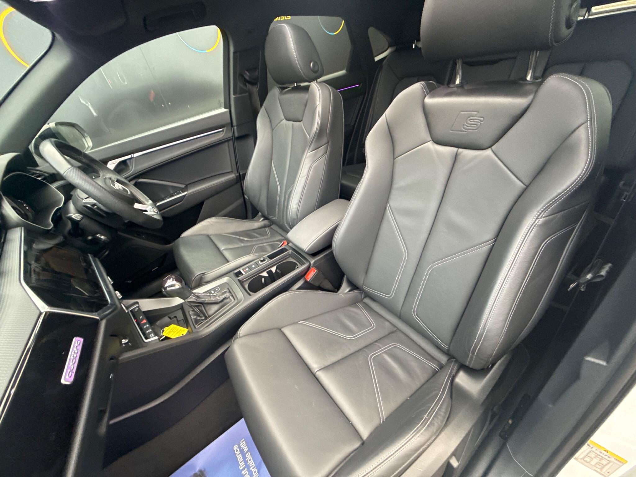 Audi Q3 view 23