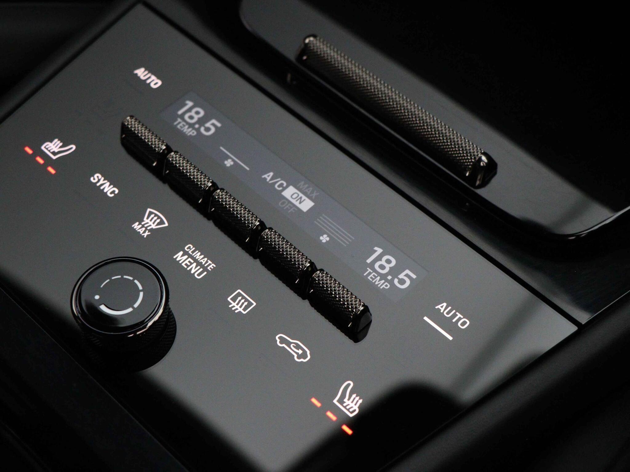Porsche Cayenne view 45