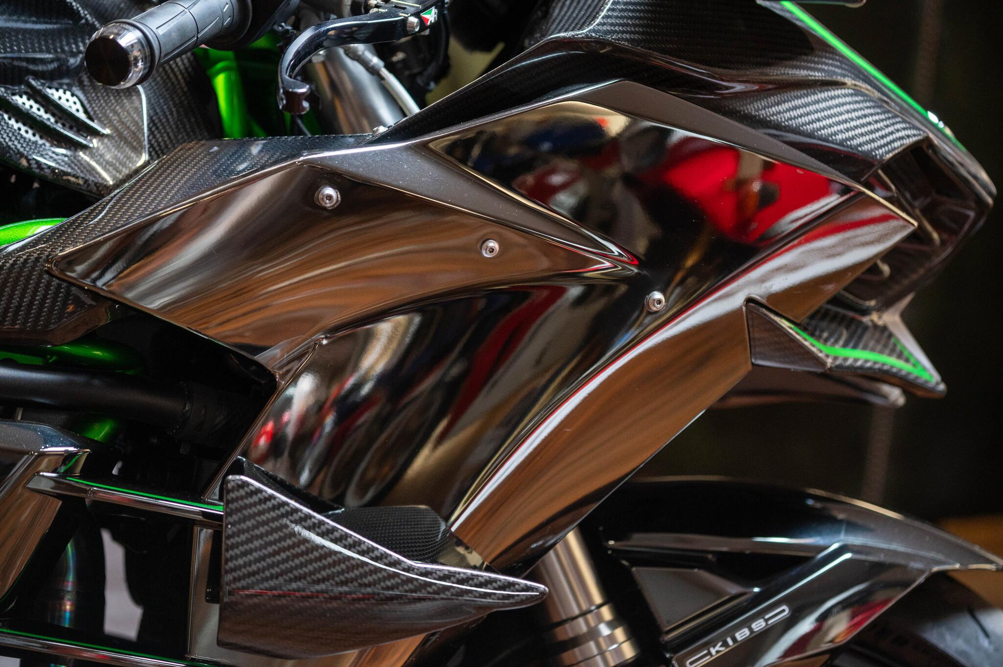 Kawasaki Ninja H2 view 9