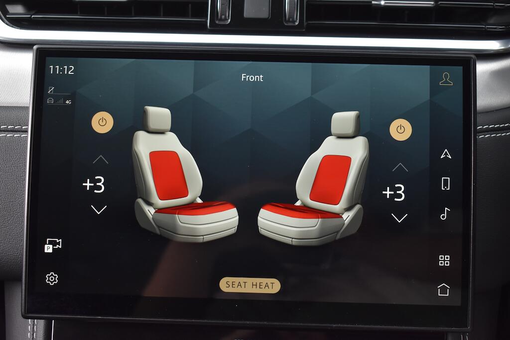 Jaguar F-Pace view 17