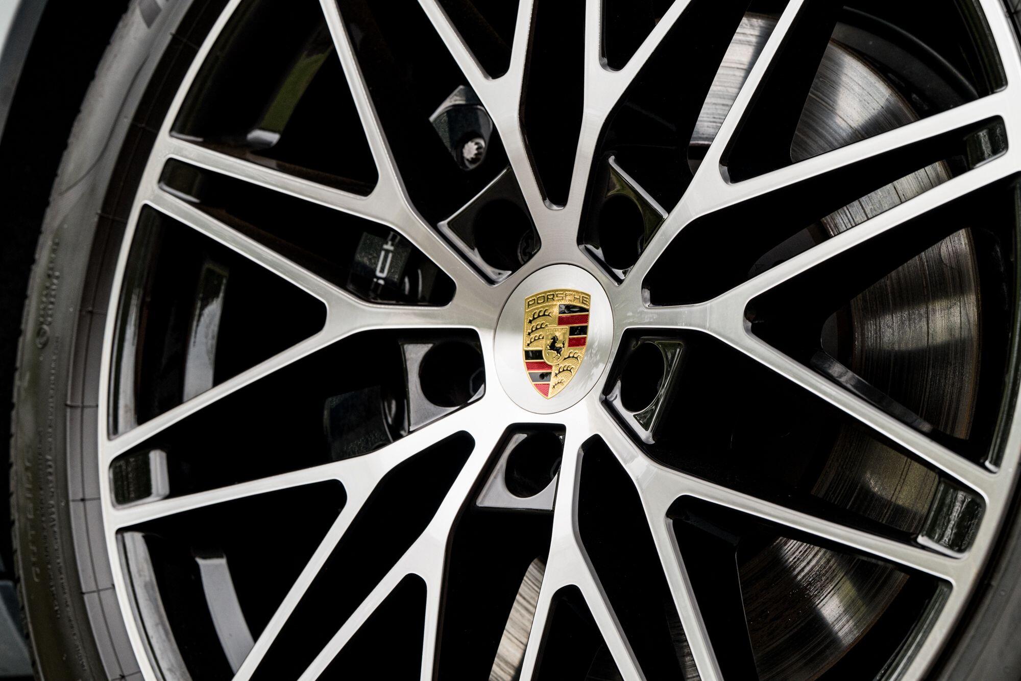Porsche Cayenne view 12