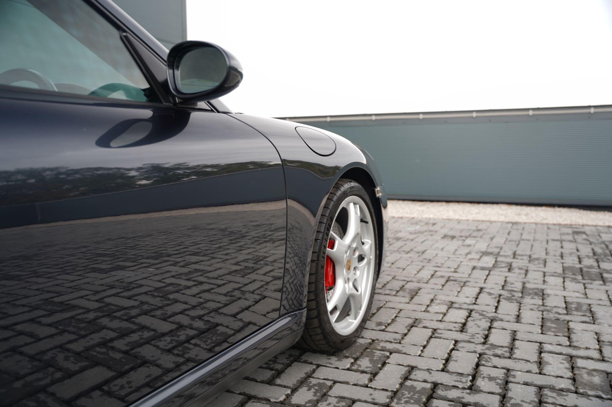Porsche 911 view 47