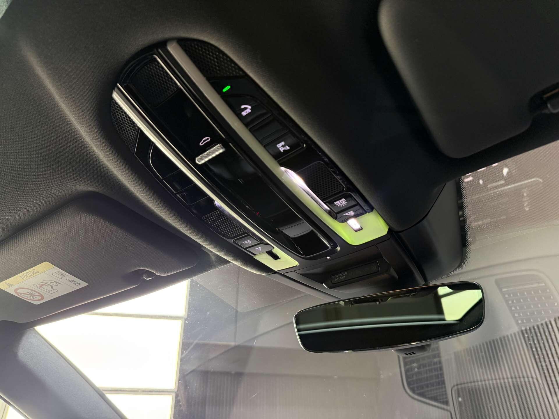 Porsche Cayenne view 43