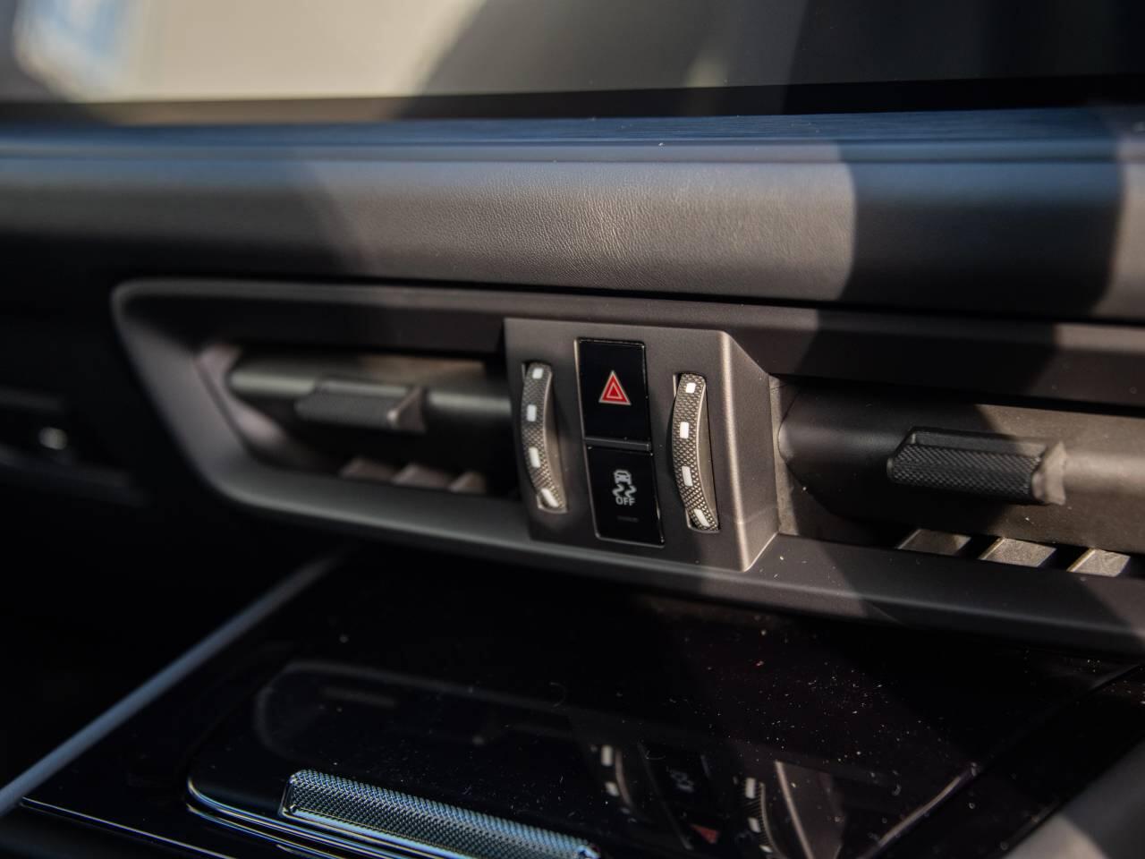 Porsche Cayenne view 36
