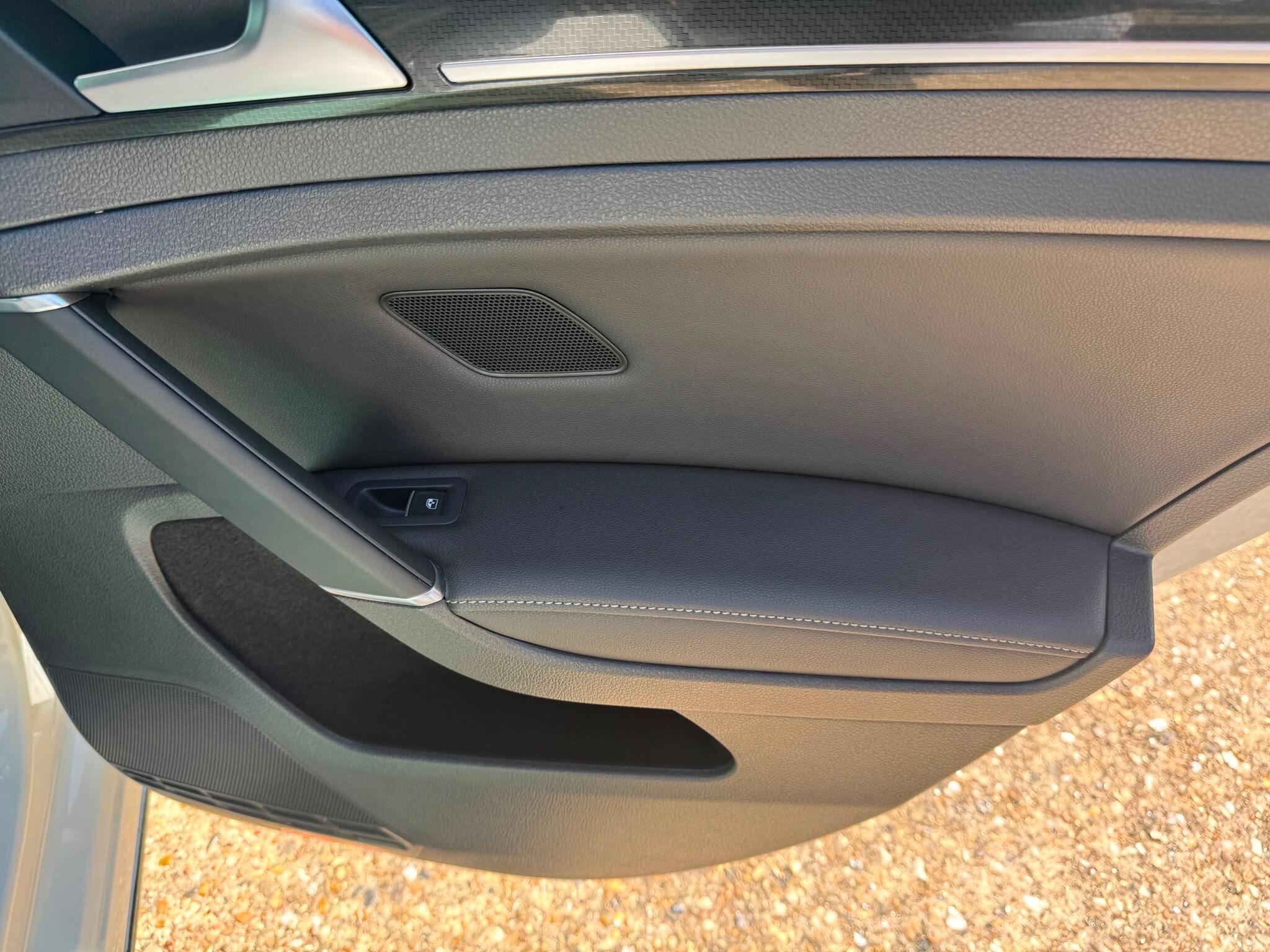 Volkswagen Golf view 29