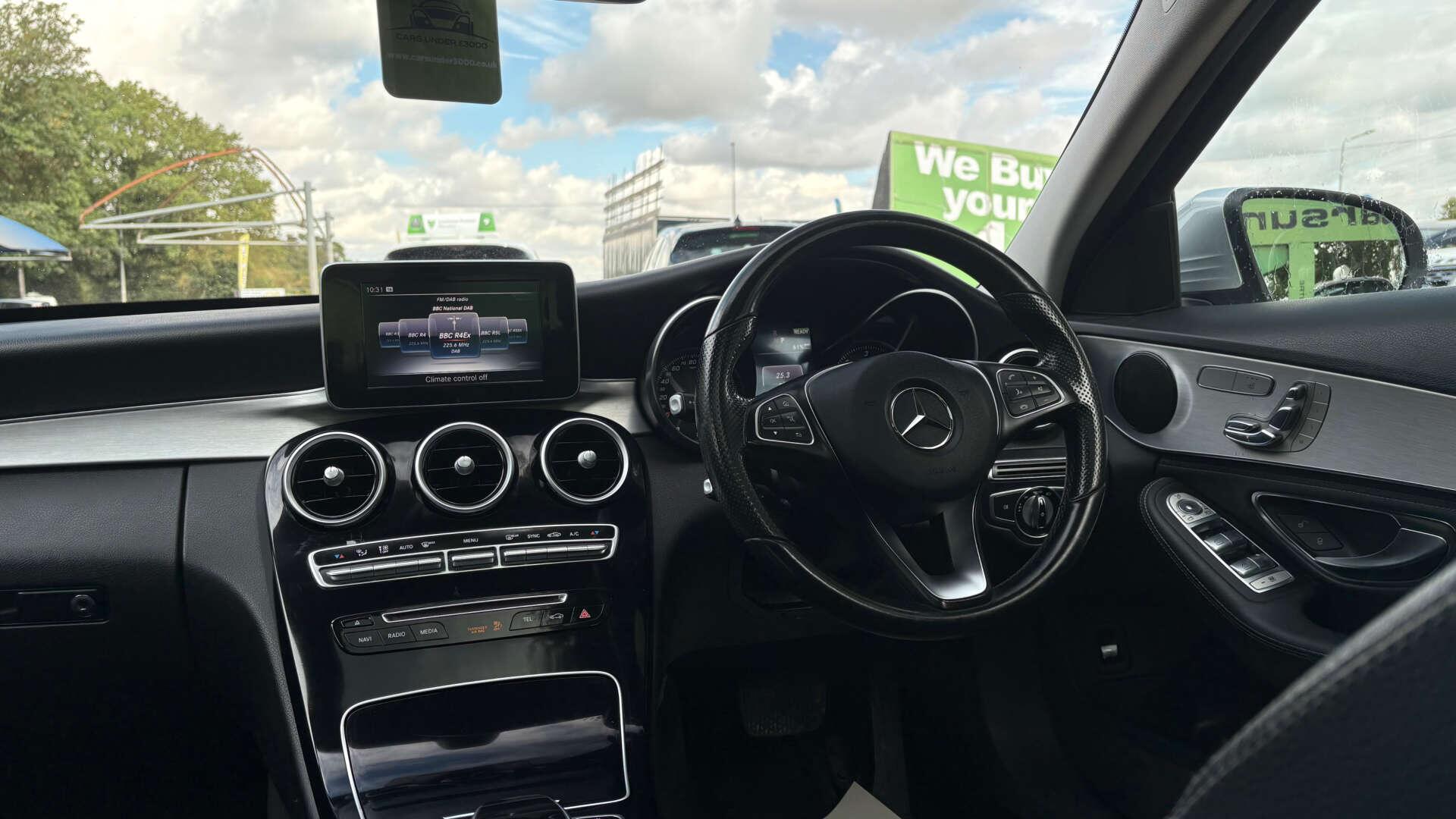 Mercedes-Benz C-Class view 44