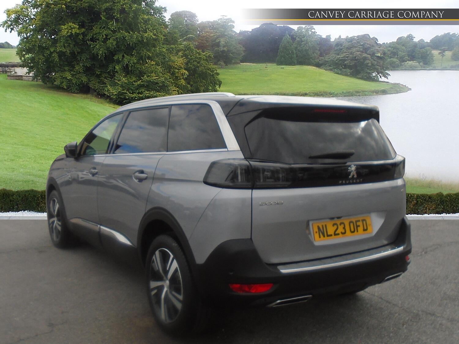 Peugeot 5008 view 4