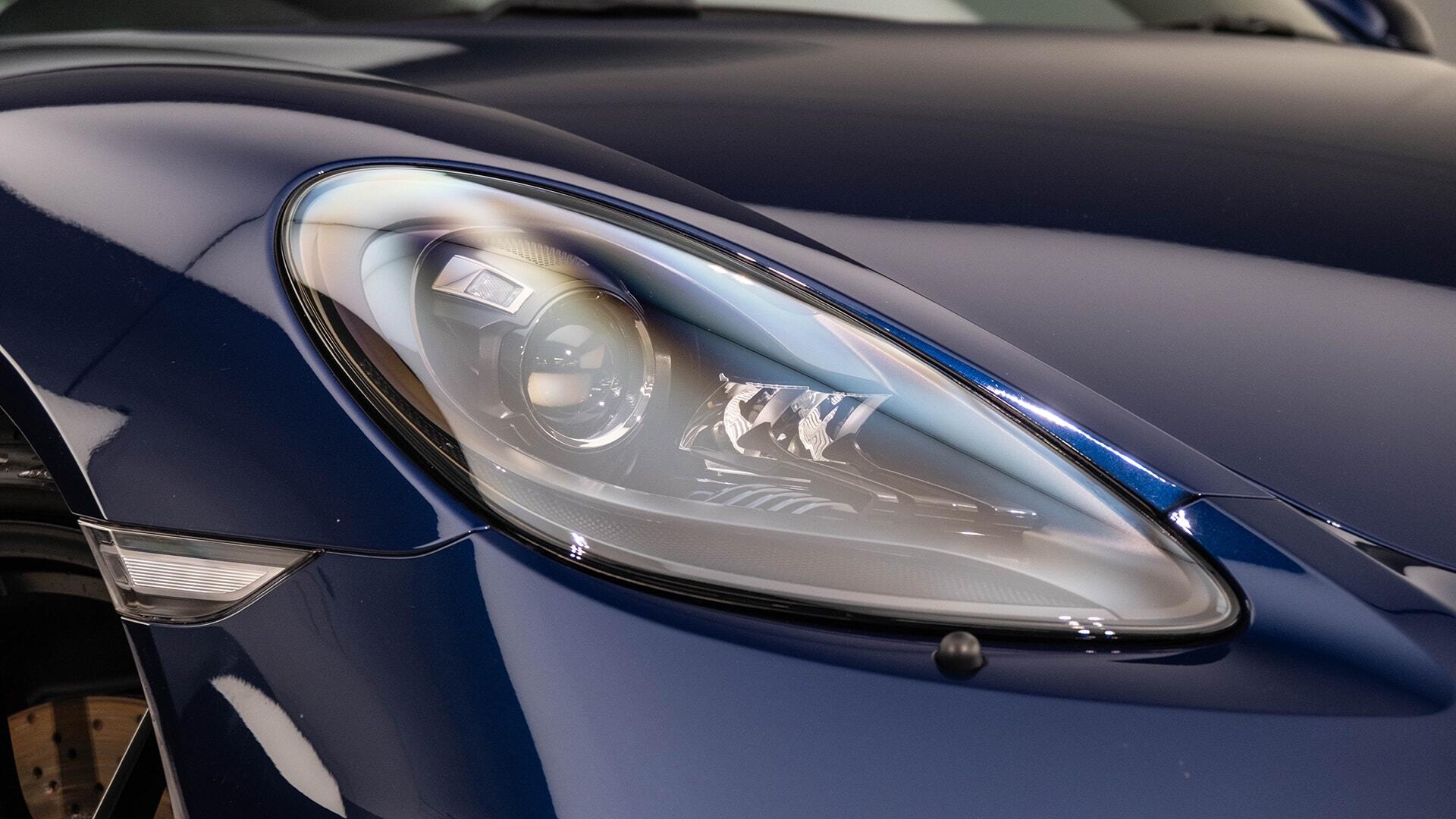 Porsche Cayman view 21