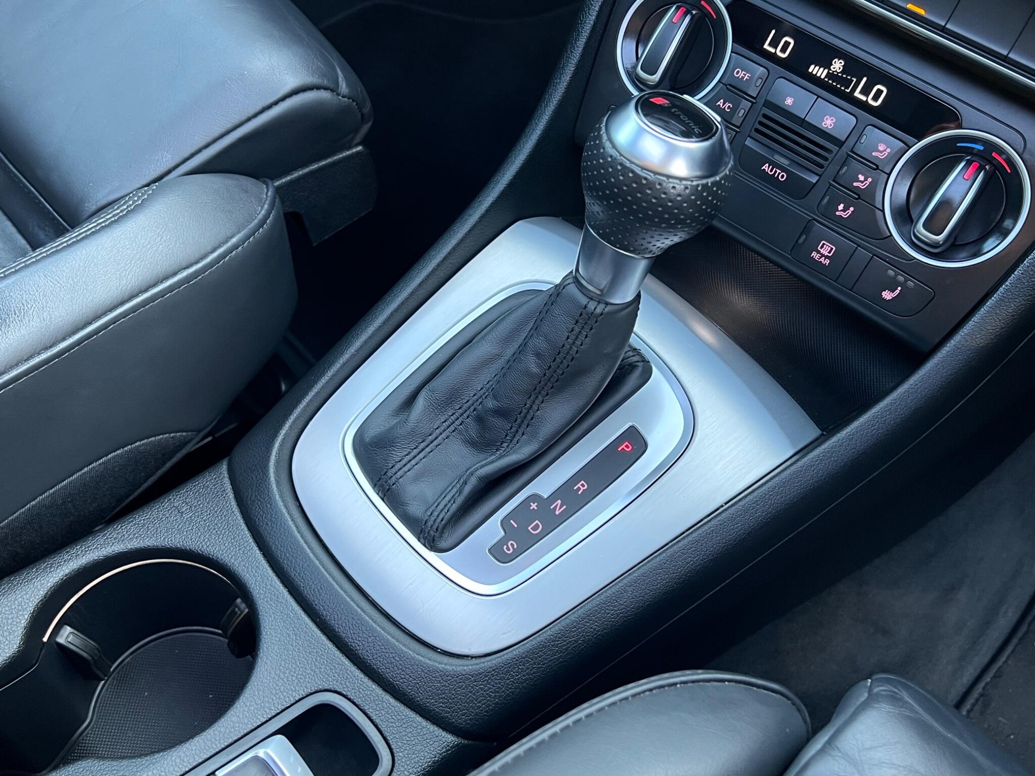 Audi Q3 view 28