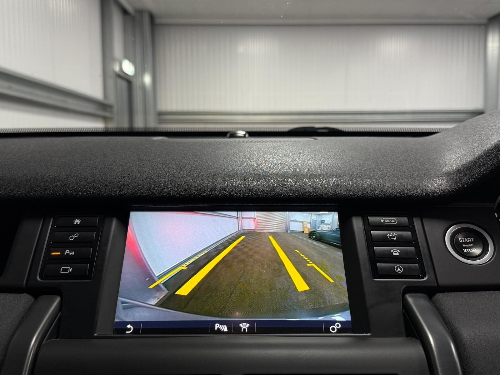 Land Rover Discovery Sport view 34