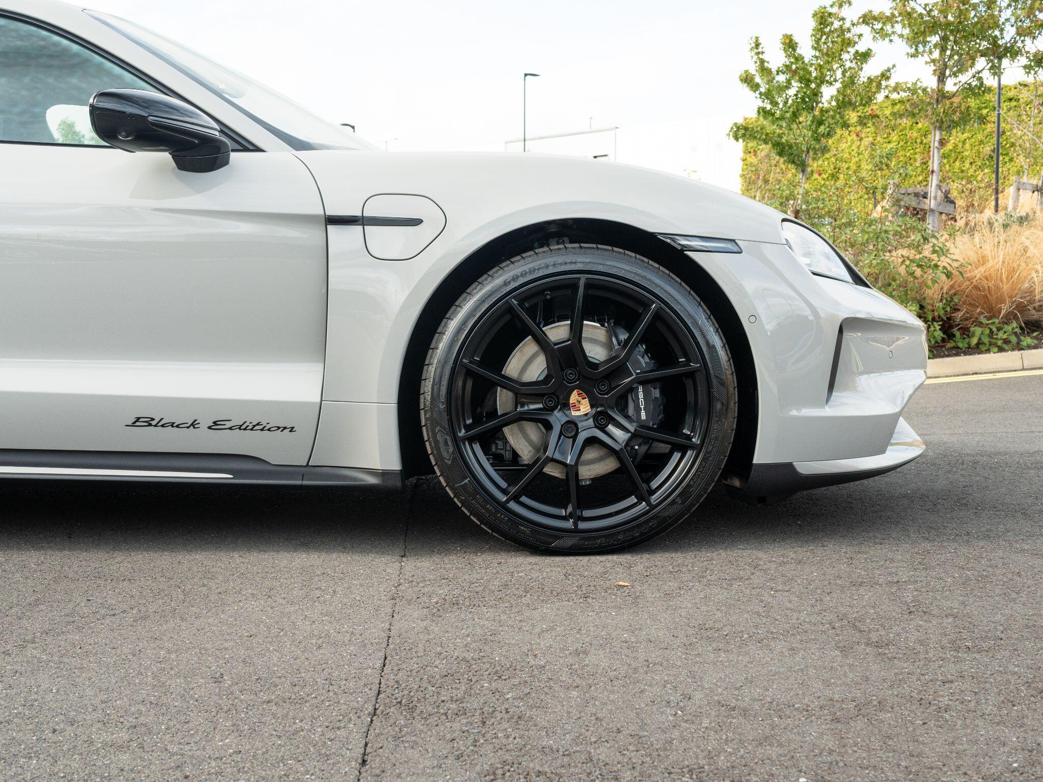 Porsche Taycan view 12