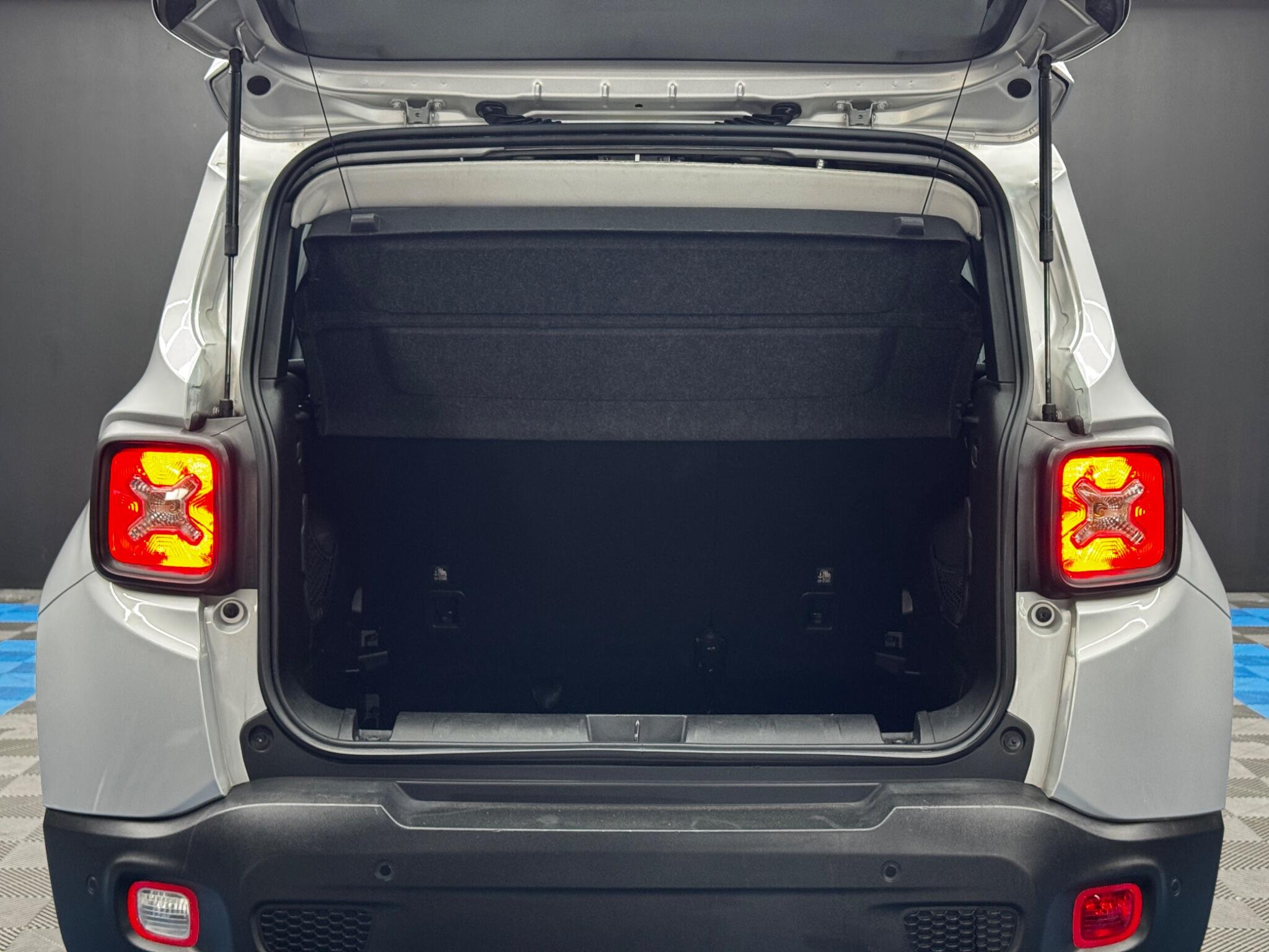 Jeep Renegade view 34