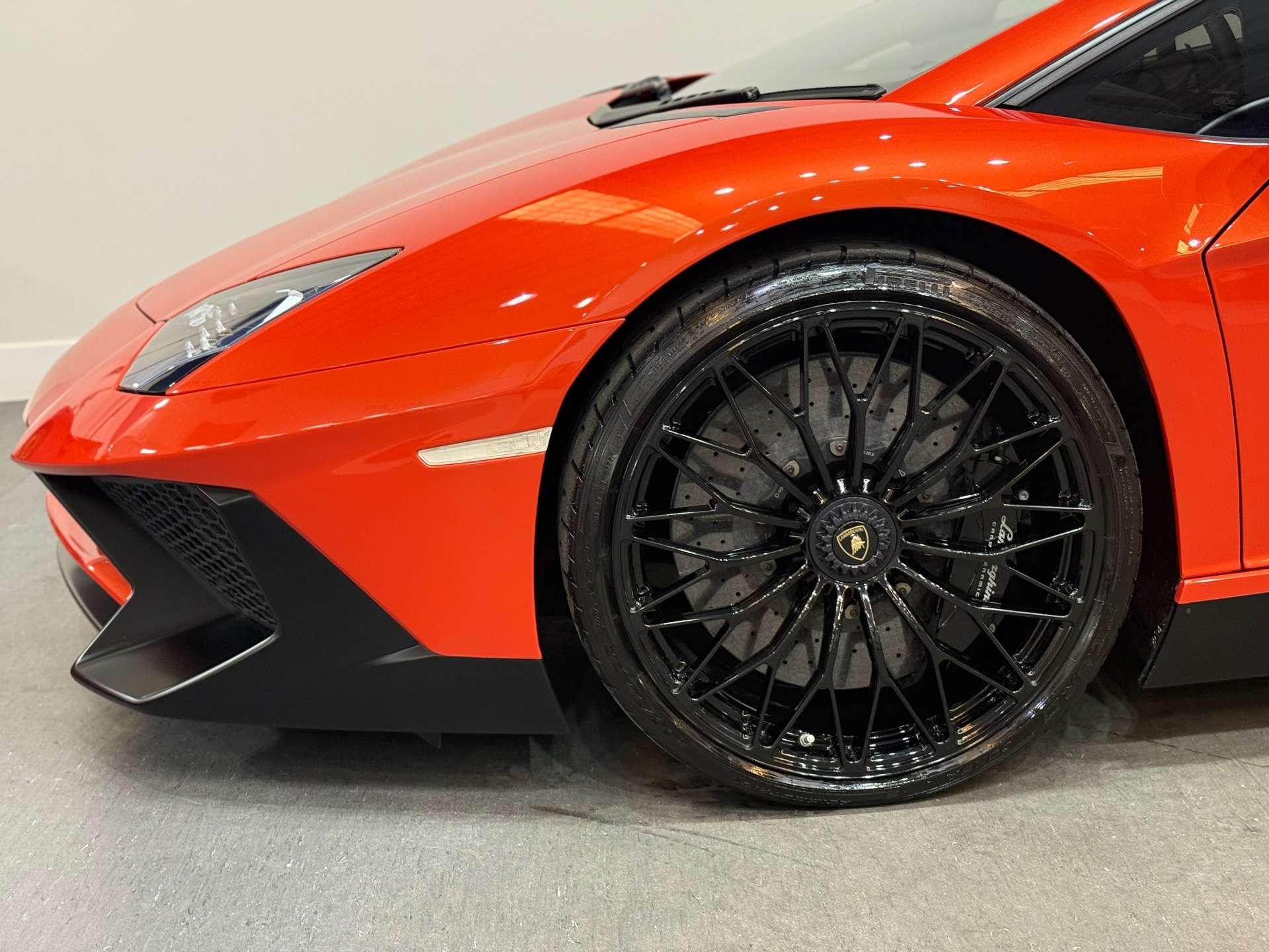 Lamborghini Aventador view 39