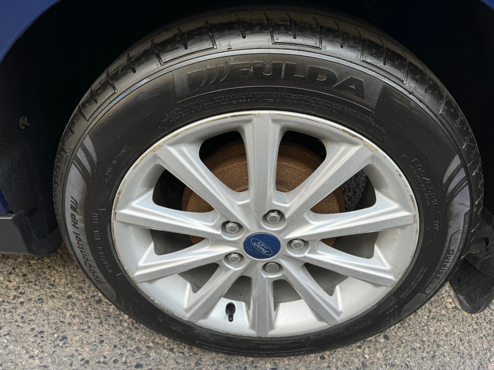 Ford Focus view 25