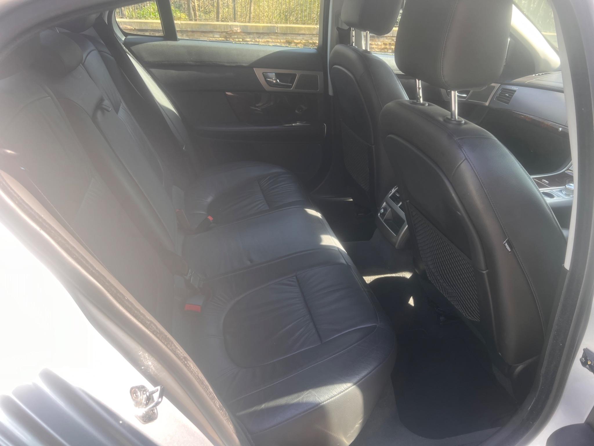 2011 Jaguar XF 3.0d V6 Luxury Auto Euro 5 4dr • 95,964 miles image 18