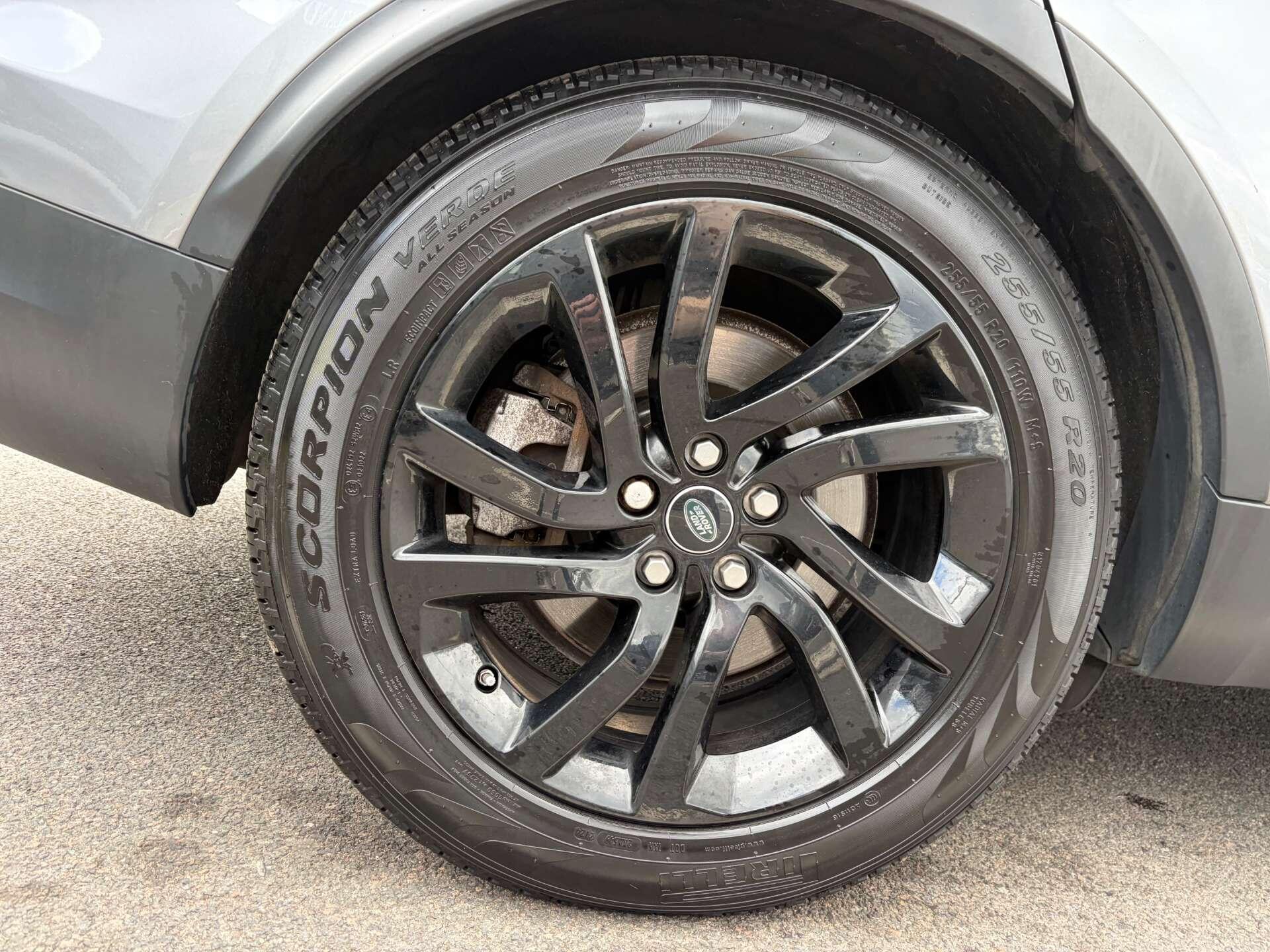 Land Rover Discovery 3 view 12