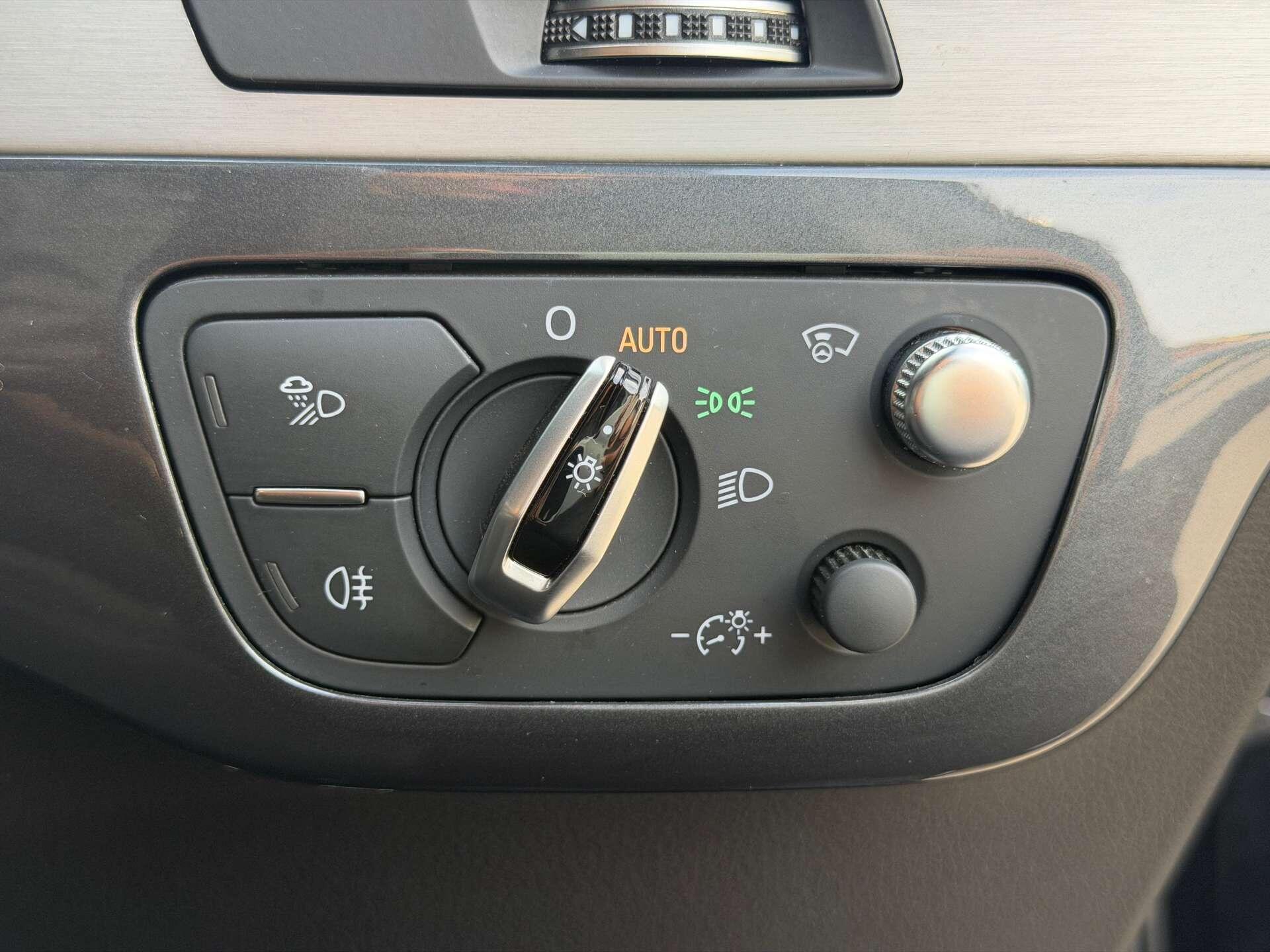 Audi Q7 view 43
