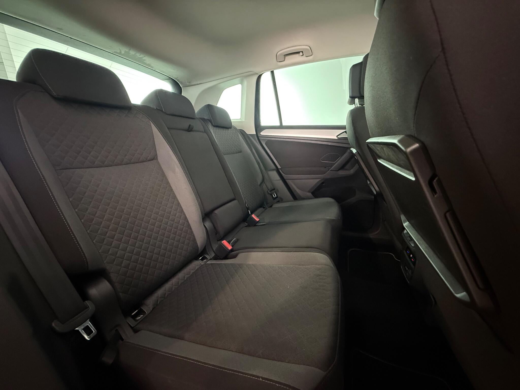 Volkswagen Tiguan view 31