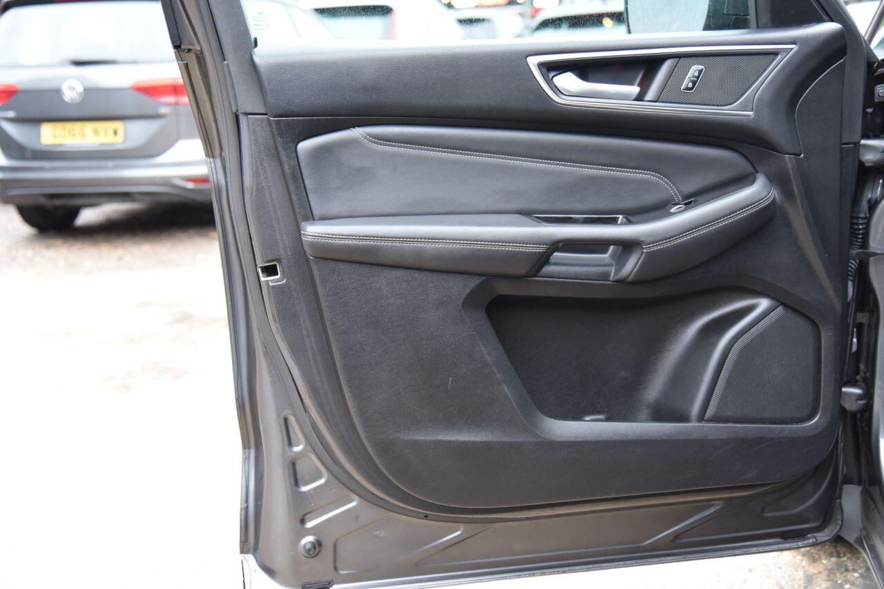 Ford Galaxy view 66