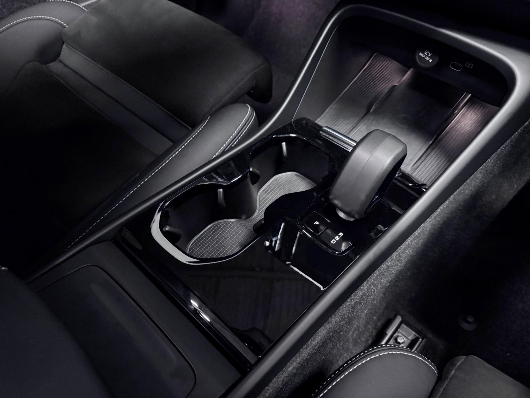 Volvo XC40 view 35
